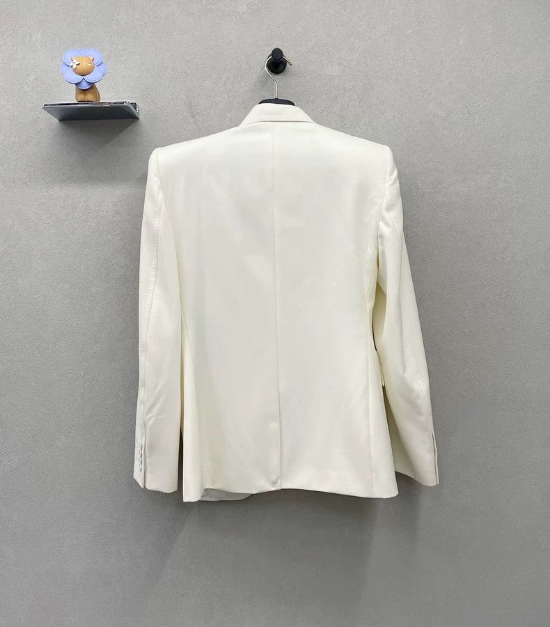 Louis Vuitton Louis Vuitton Beige apricot suits Size 48R - 2 Thumbnail