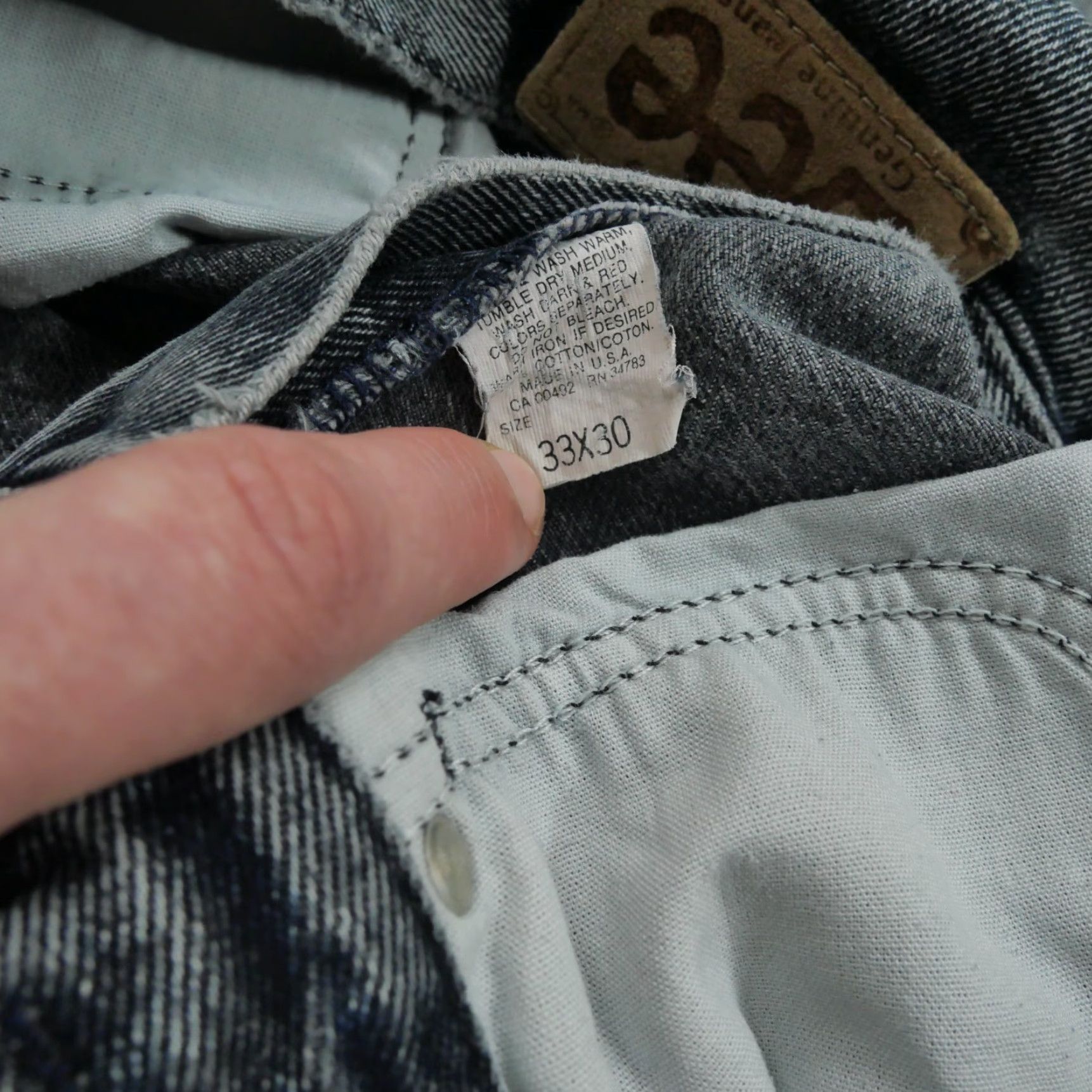 Lee VINTAGE Lee Jeans Mens 33x30 Black Denim 90s Distressed 5-Pocket Jeans Womens? Size US 31 - 7 Thumbnail
