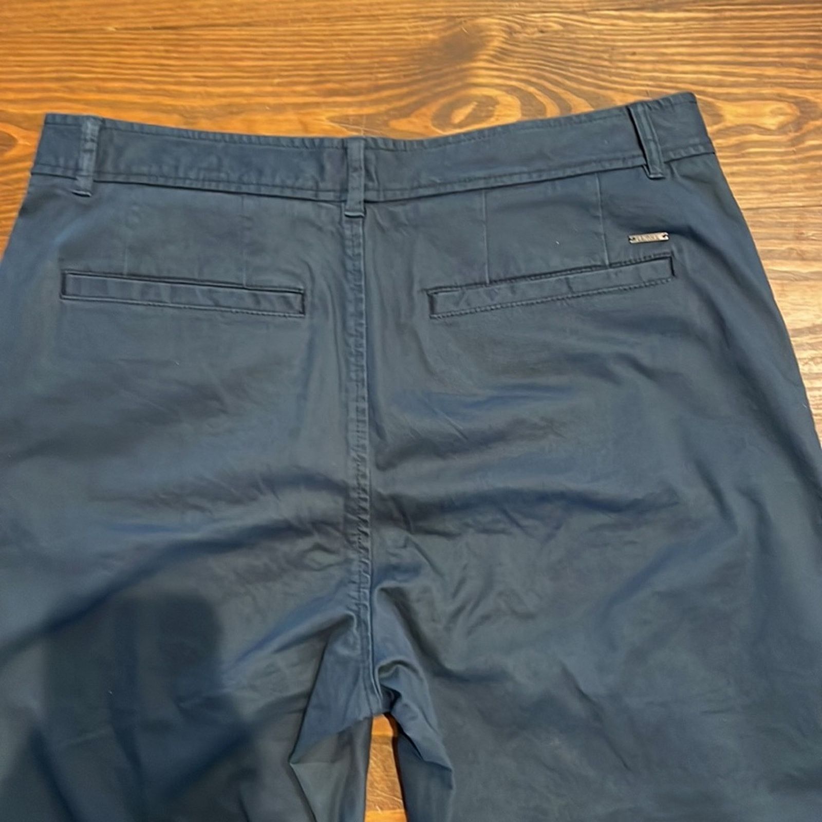 L.L. Bean LL Bean, Favorite Fit Navy Chino Pant,size 10 Size 32" / US 10 / IT 46 - 7 Thumbnail