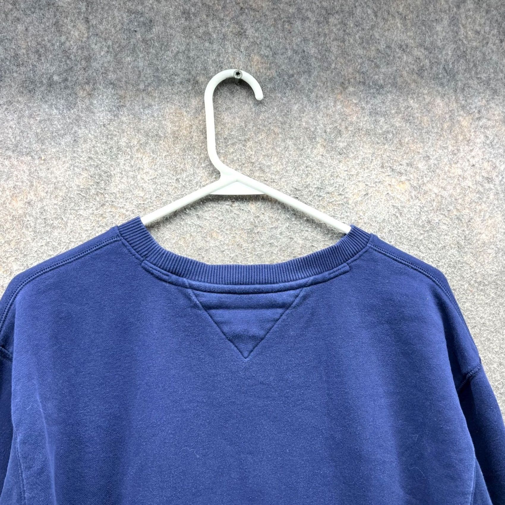 Tommy Hilfiger VINTAGE Tommy Hilfiger Sweatshirt Pullover XL Crewneck Fleece Logo Blue Navy Mens Size US XL / EU 56 / 4 - 3 Thumbnail