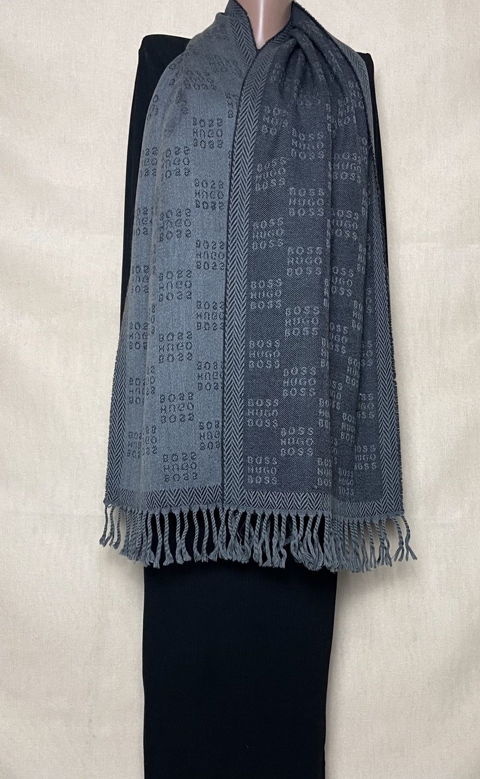 Hugo Boss Hugo Boss wool gray logo scarf Size ONE SIZE - 4 Thumbnail