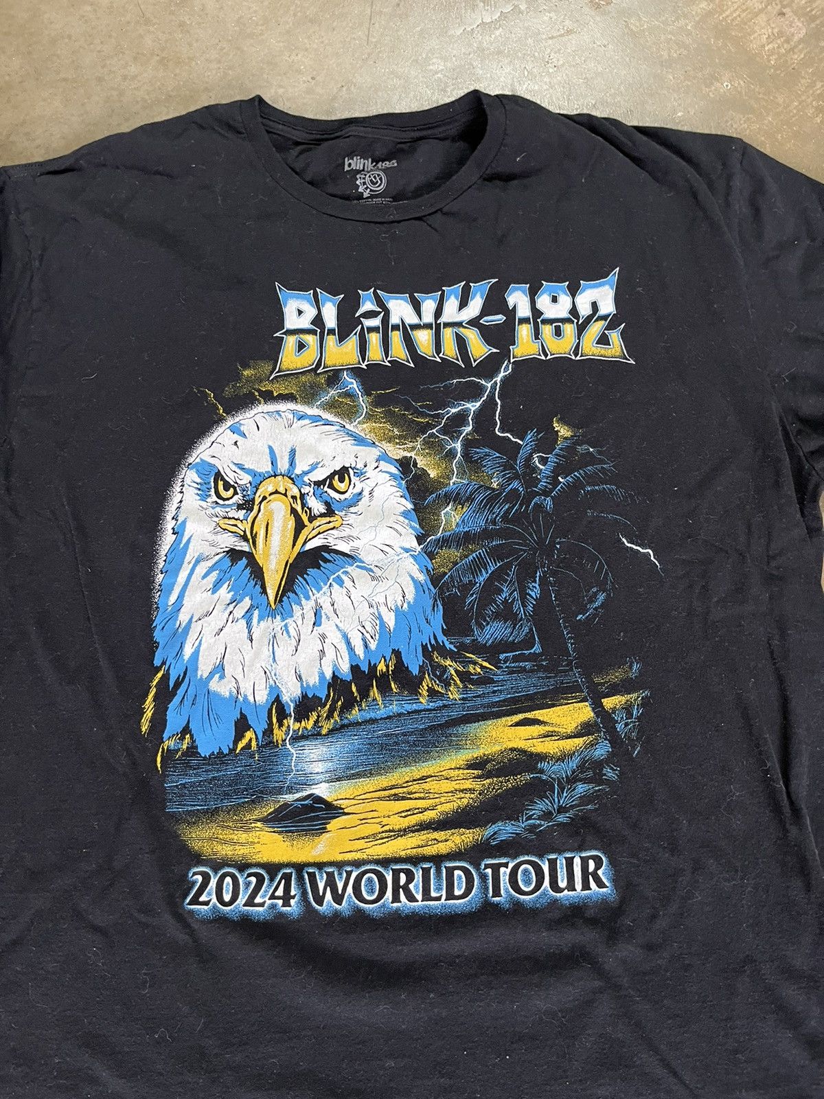 Band Tees Blink-182 2024 World Tour Tee Size US XXL / EU 58 / 5 - 2 Thumbnail