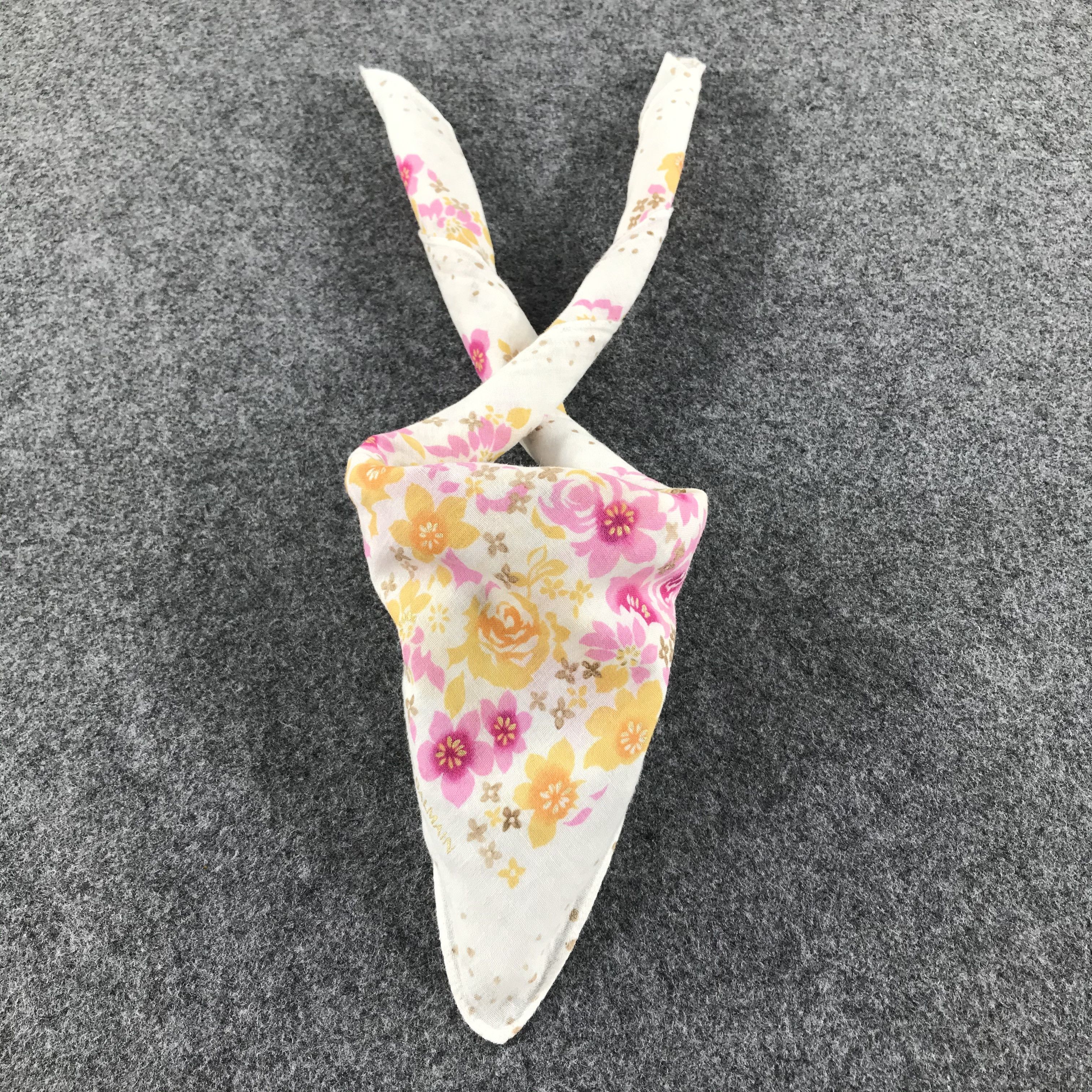 Pierre Balmain × Vintage Pierre Balmain Floral Handkerchief Neckerchief Bandana H285 Size ONE SIZE - 1 Thumbnail