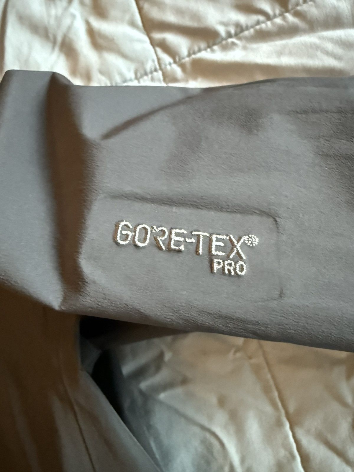 Arc'teryx Arc'teryx Men’s Grey Alpha AR Jacket Gore-Tex Size US M / EU 48-50 / 2 - 4 Thumbnail