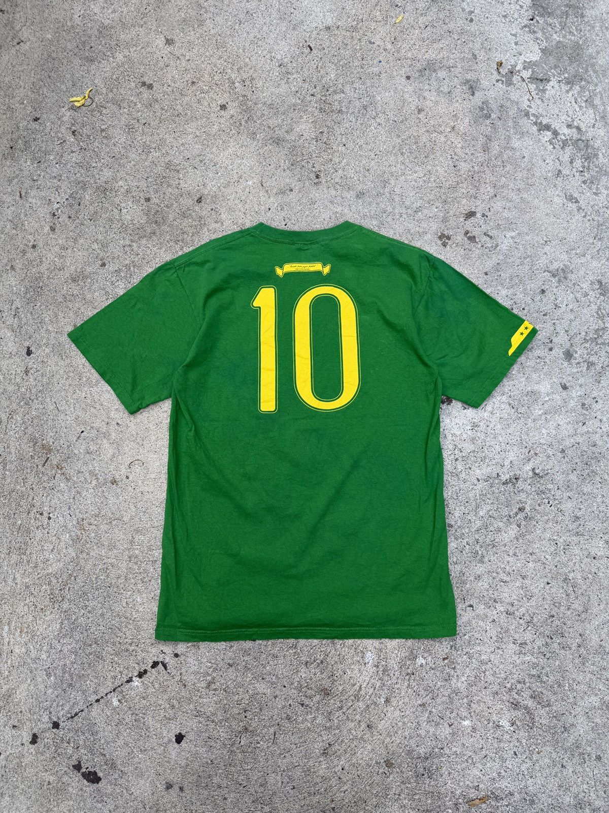 Nike Vintage Brazil 00's "Ronaldinho No.10" T-shirt Size US S / EU 44-46 / 1 - 2 Thumbnail