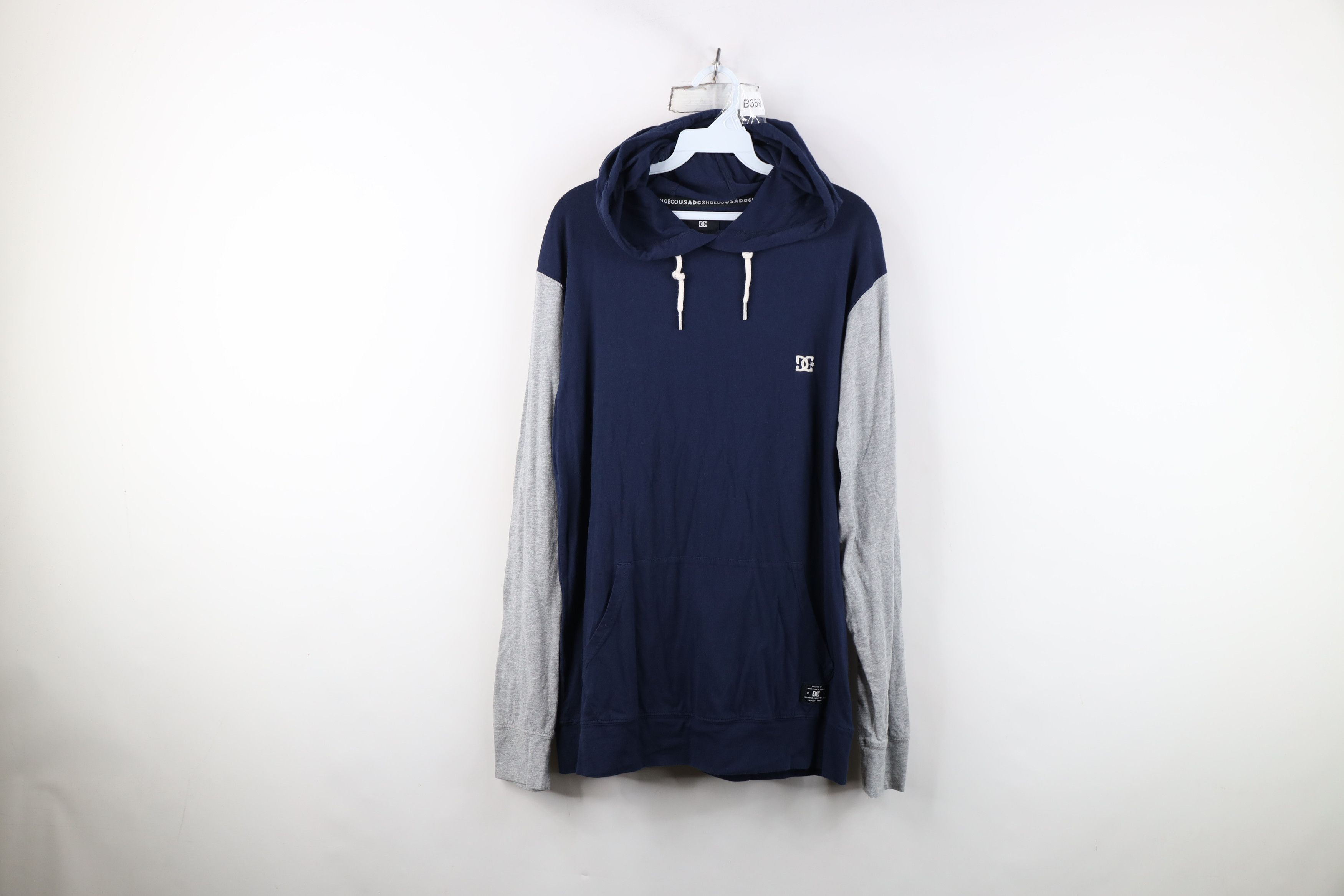 Vintage Vintage Y2K DC Shoes Skateboarding Block Hoodie T-Shirt Blue Size US L / EU 52-54 / 3 - 1 Thumbnail