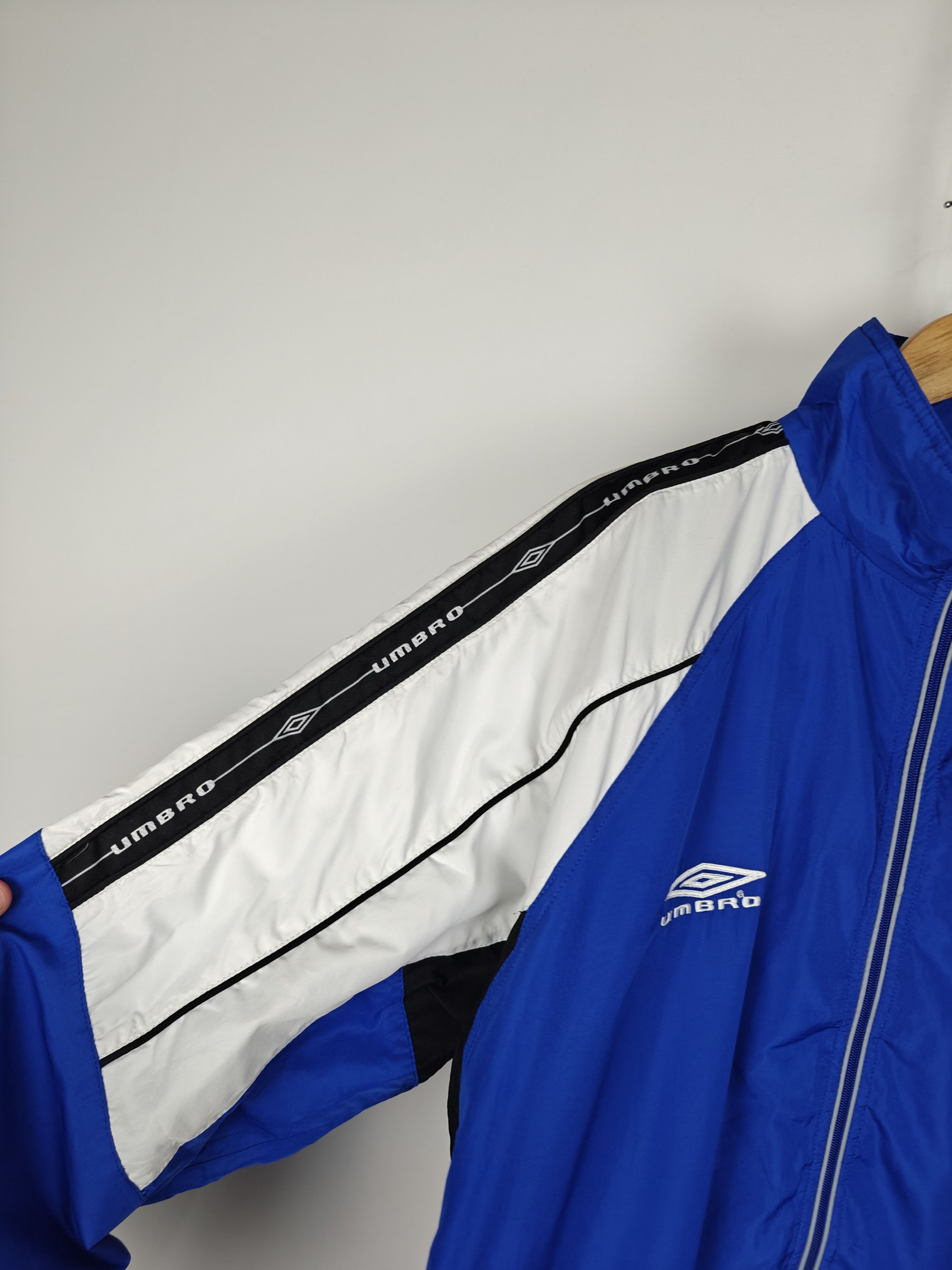 Umbro Umbro Track Jacket Windbreaker Logo Blue size L Size US L / EU 52-54 / 3 - 7 Thumbnail