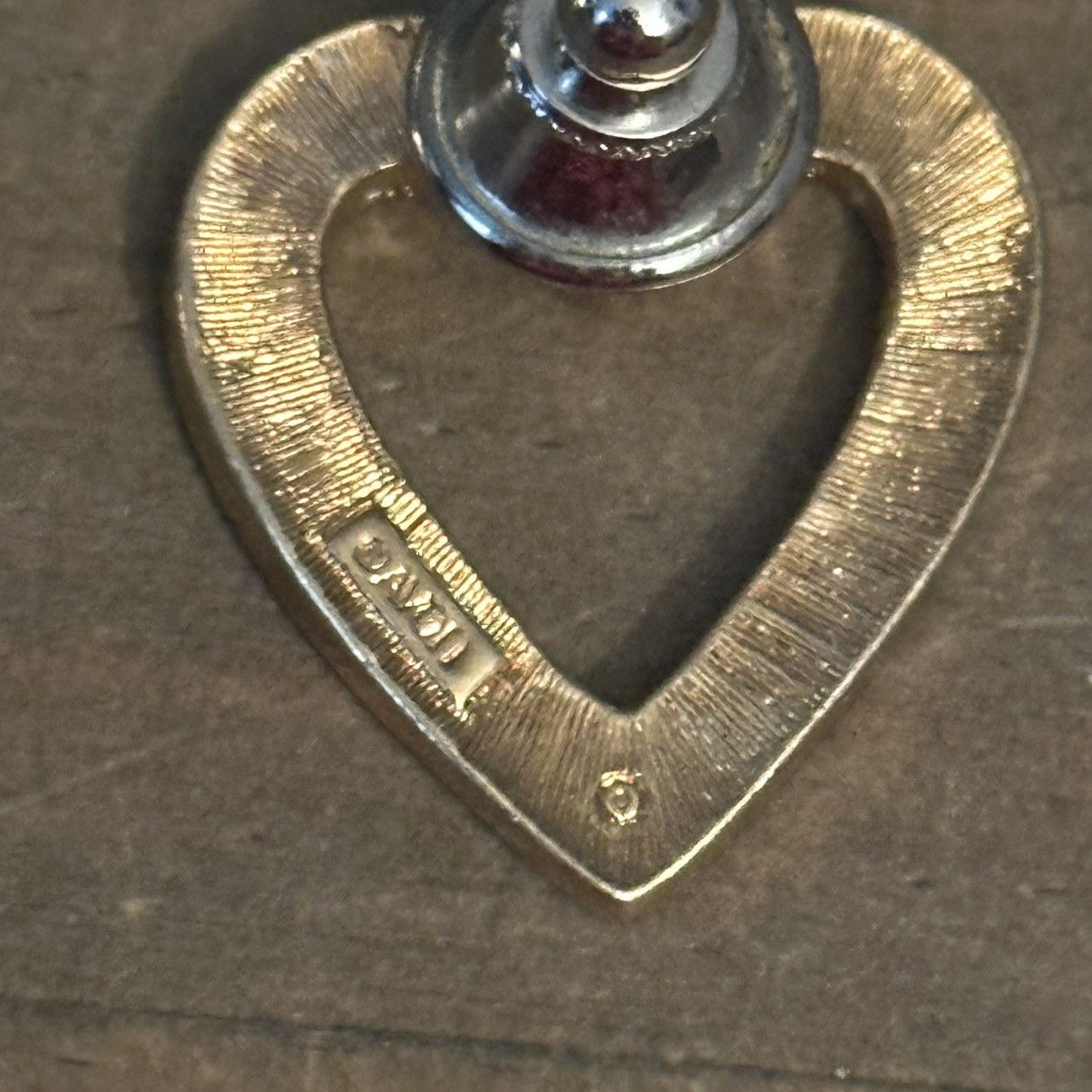 Other × Vintage Vintage Avon gold tone red rhinestone open heart tac pin Size ONE SIZE - 3 Thumbnail