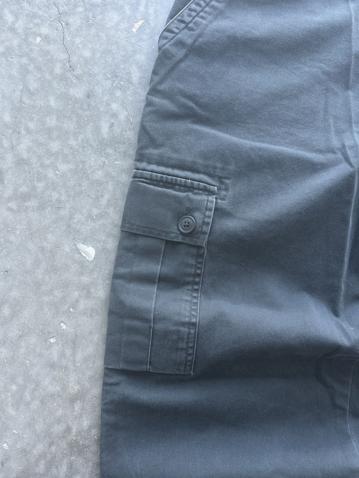 Vintage Vintage Y2K Faded Black Baggy Cargo Pants Size US 29 - 2 Thumbnail