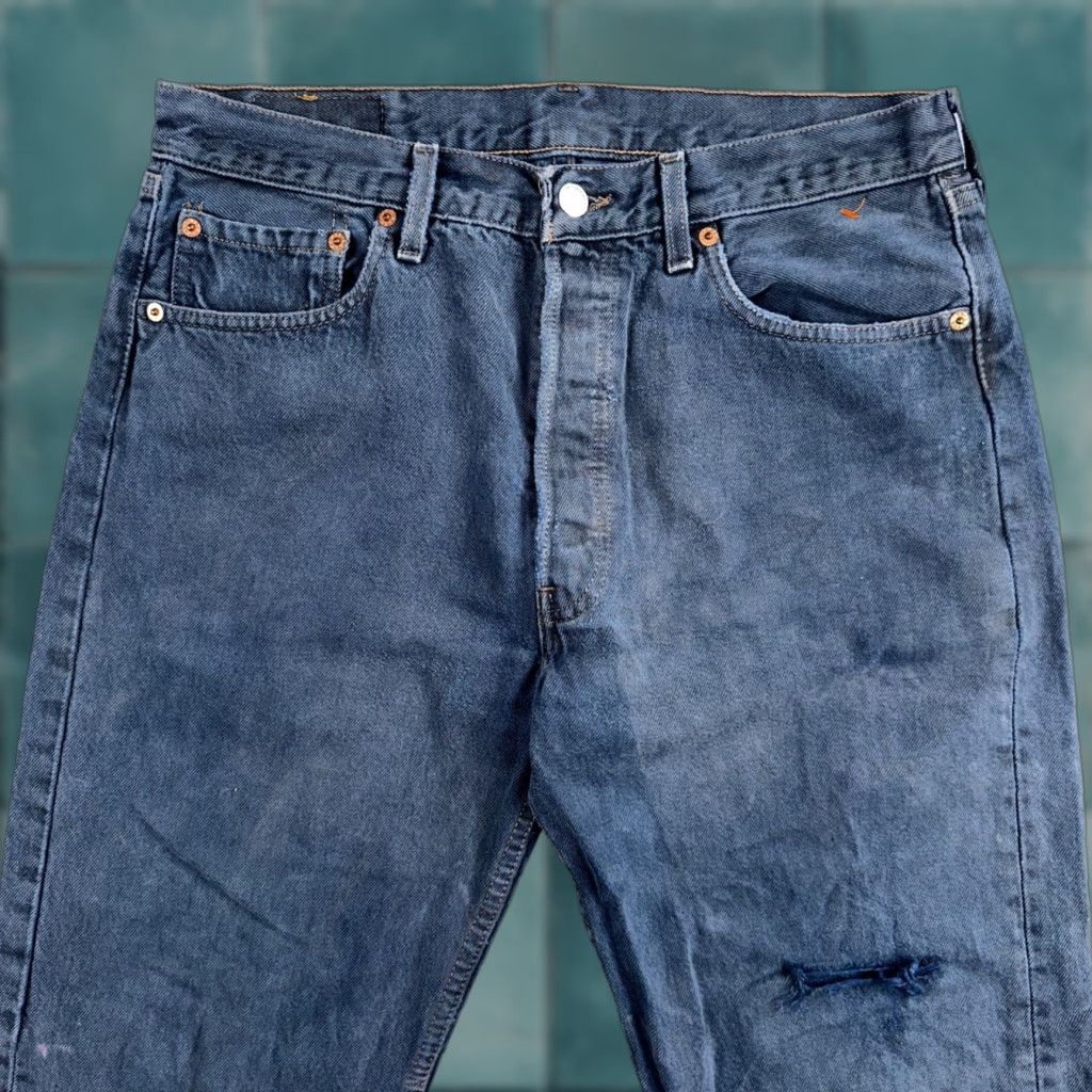 Levi's VINTAGE Levi's 501 Jeans USA 90s Straight Leg Blue 33x30 Regular Mens Authentic Denim Sustainable Comfort Size US 33 - 1 Thumbnail