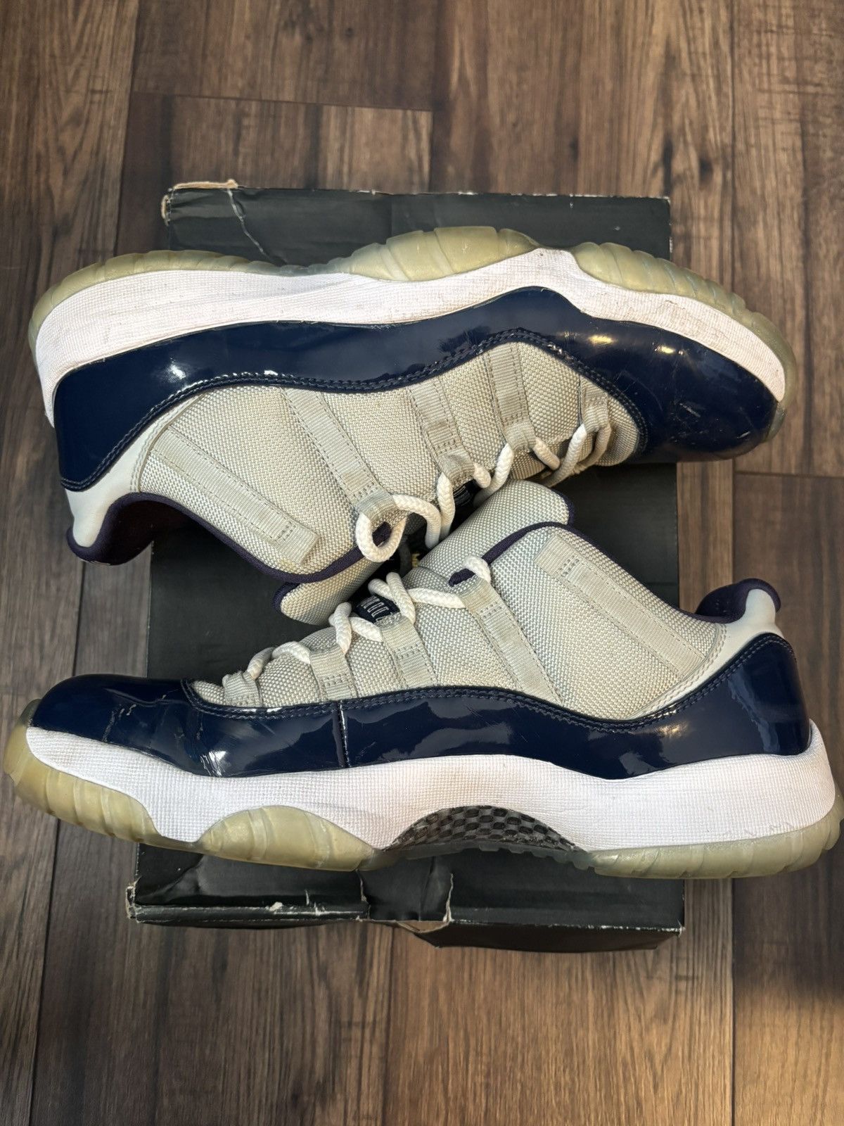 Jordan Brand Size 11 - Air Jordan 11 Low Georgetown Size US 11 / EU 44 - 2 Thumbnail