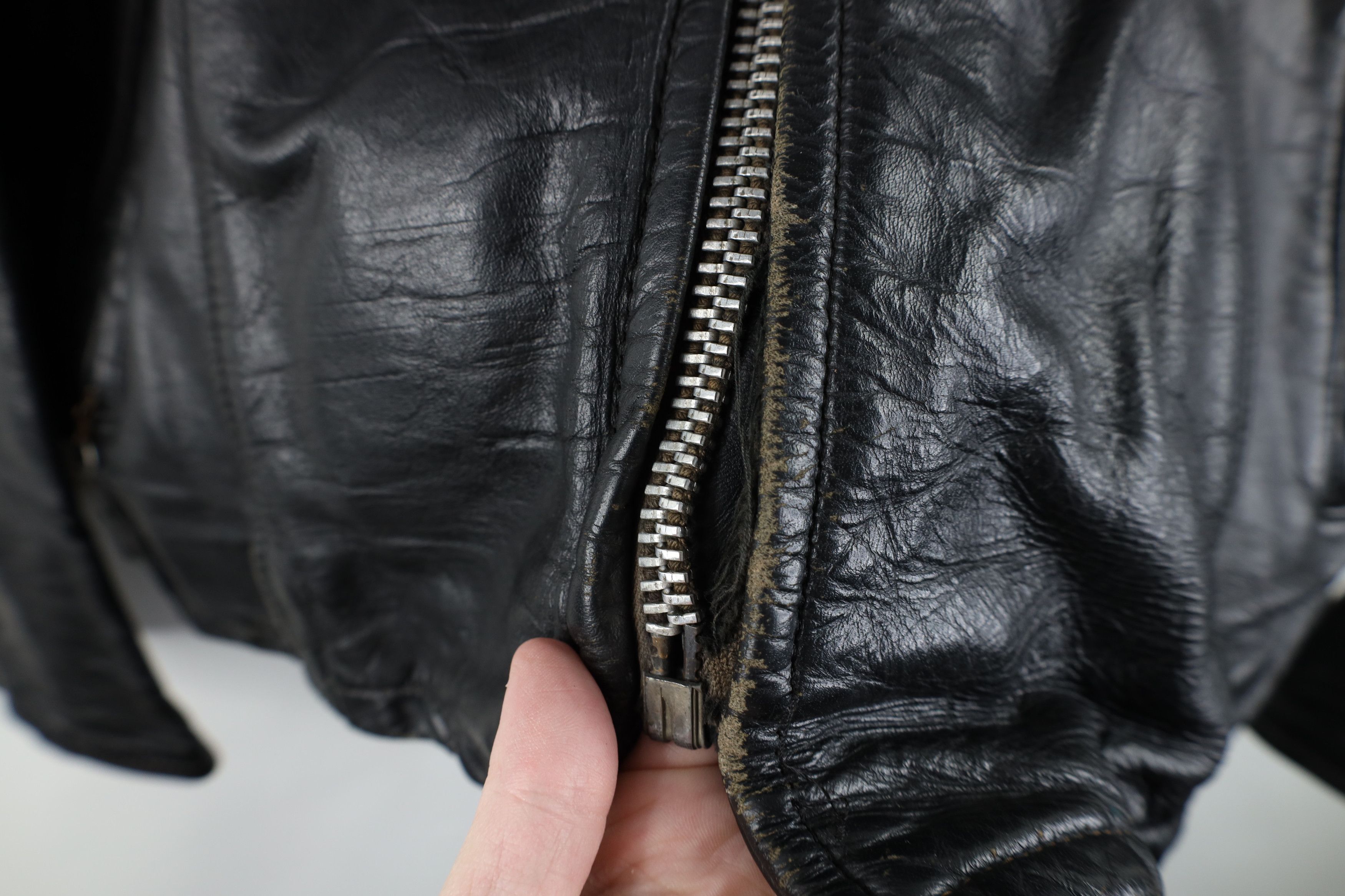 Vintage Vintage 70s Cafe Racer Motorcycle Bomber Jacket Black USA Size US L / EU 52-54 / 3 - 4 Thumbnail
