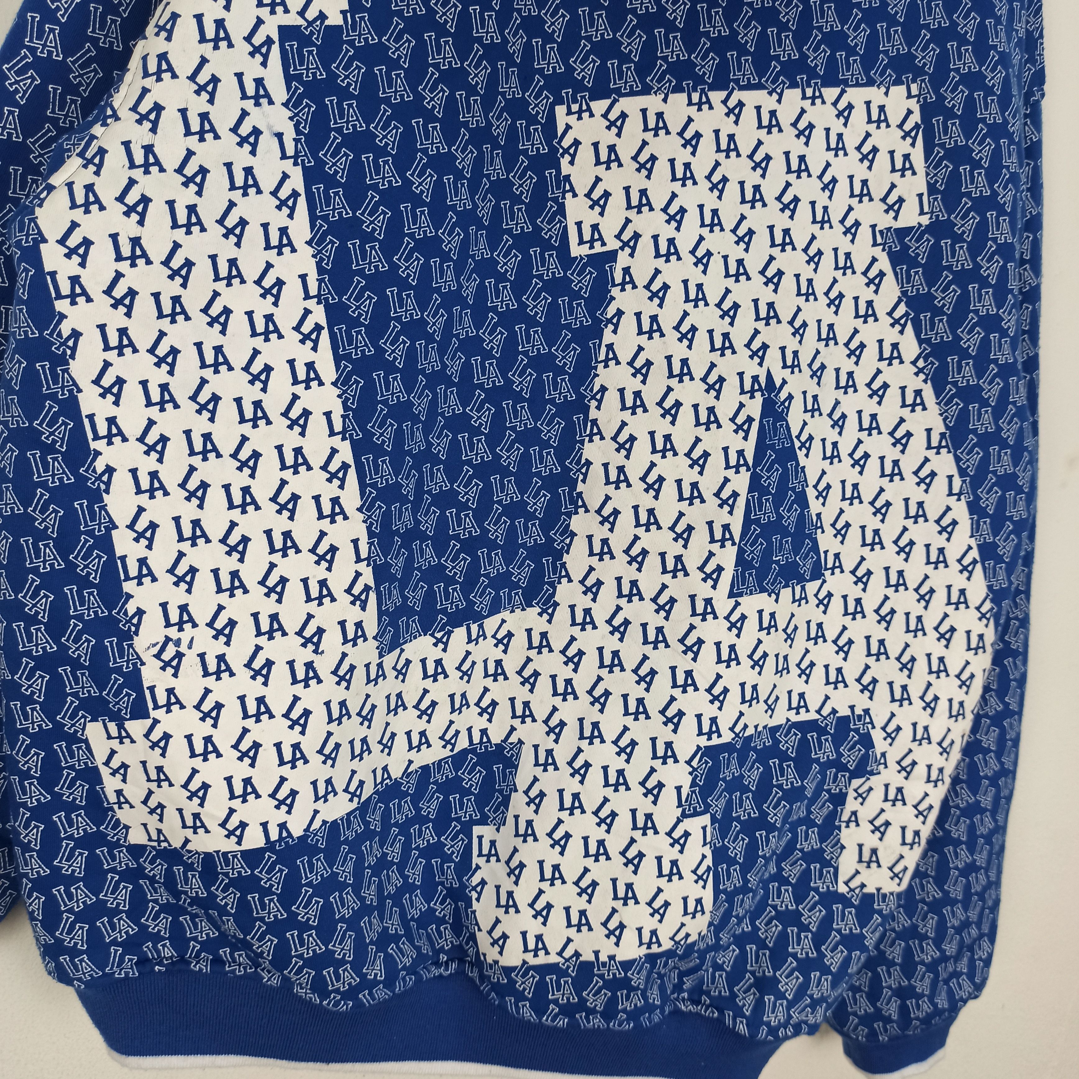 Japanese Brand 🔥Rare🔥 Los Angeles Monogram Big Logo puffer Hoodie style Size US L / EU 52-54 / 3 - 9 Thumbnail