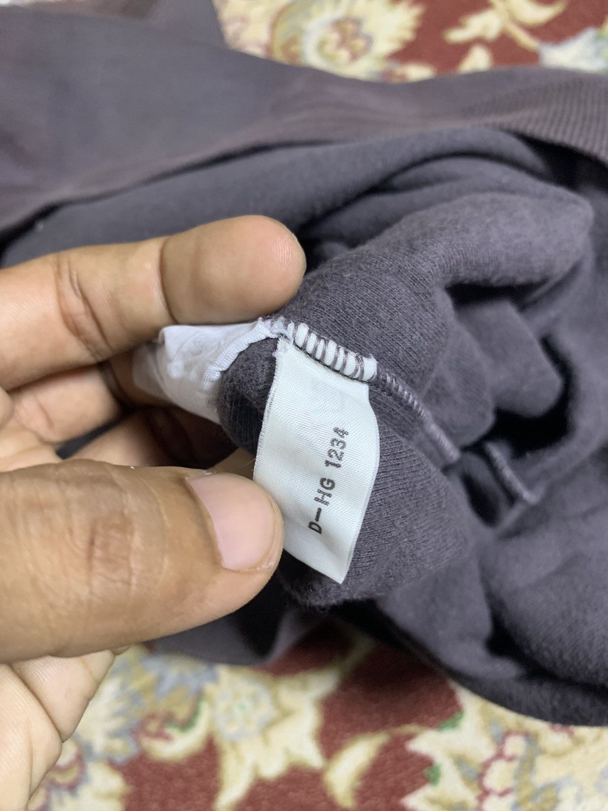Salvatore Ferragamo × Vintage 90s SALVATORE FERRAGAMO EMBROIDERED LOGO SWEATSHIRT FADED Size US M / EU 48-50 / 2 - 11 Thumbnail
