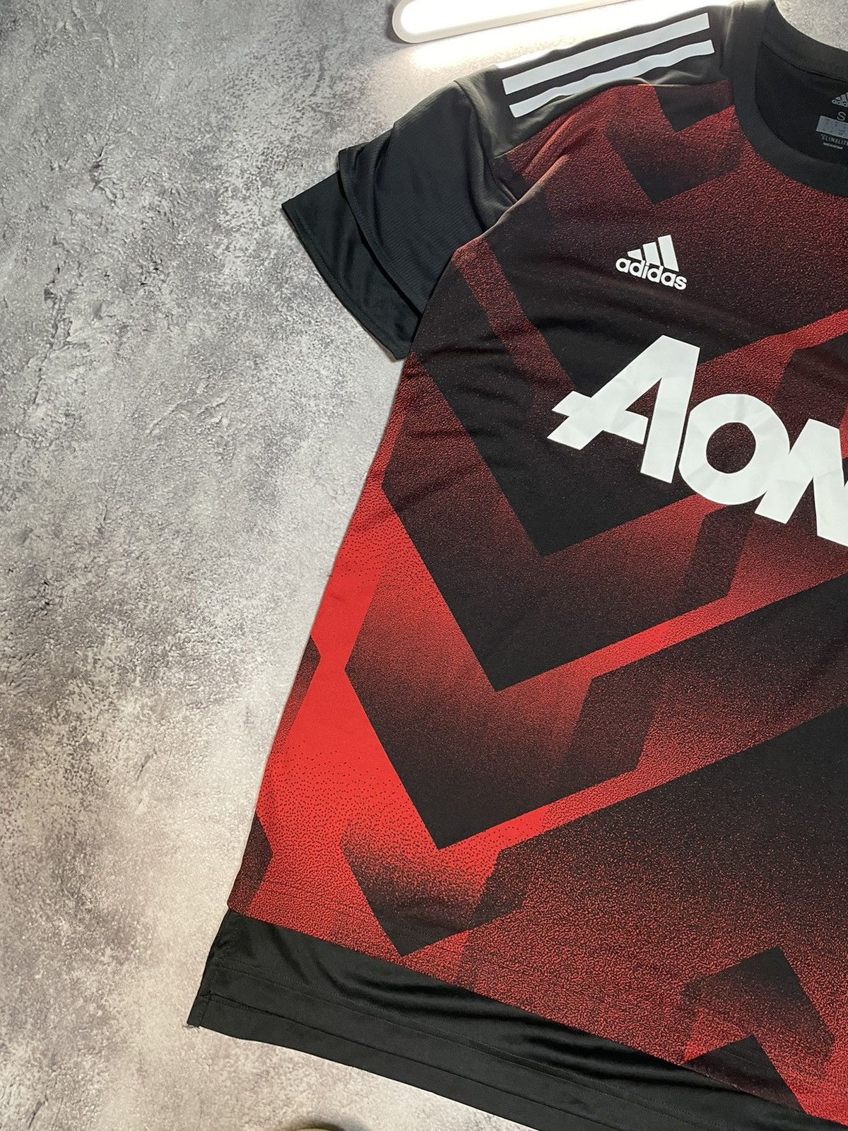 Other MANCHESTER UNITED 2017 Home AON Adidas Jersey S Retro Fan Size US S / EU 44-46 / 1 - 3 Thumbnail