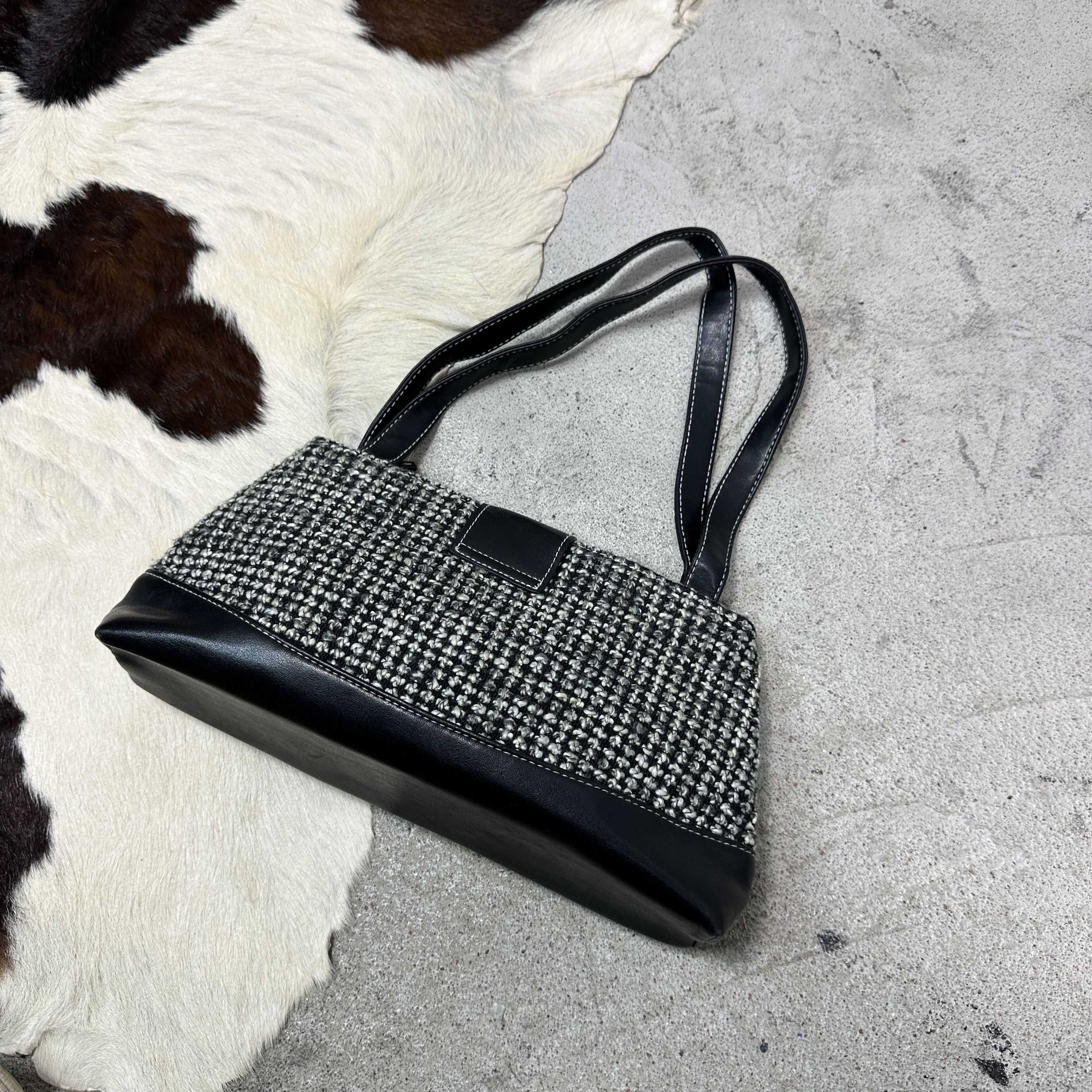 Vintage Vintage Avant Garde Houndstooth Baguette Bag Y2K Size ONE SIZE - 6 Thumbnail
