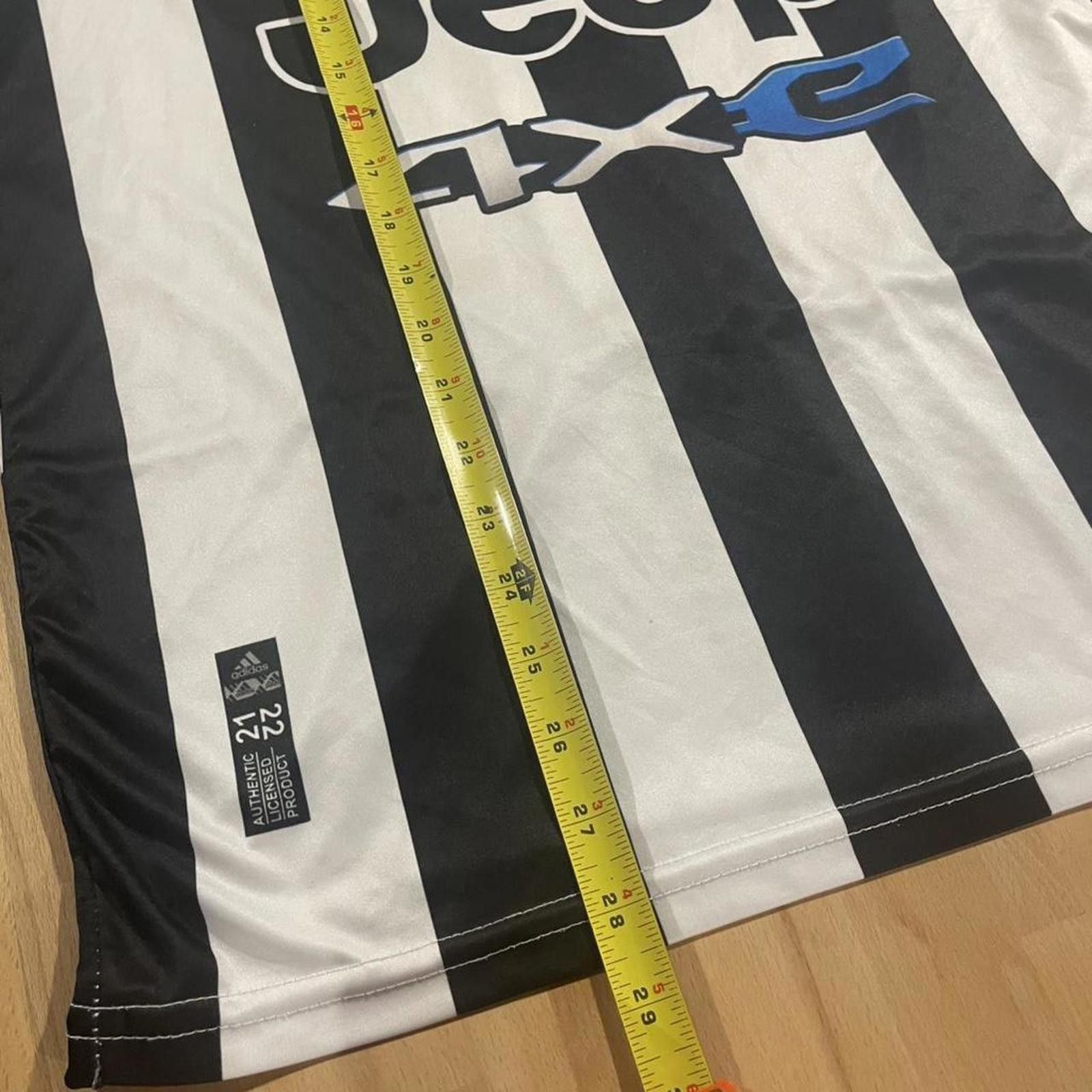 Adidas 2021-2022 Juventus Ronaldo Home Jersey Size US L / EU 52-54 / 3 - 5 Thumbnail