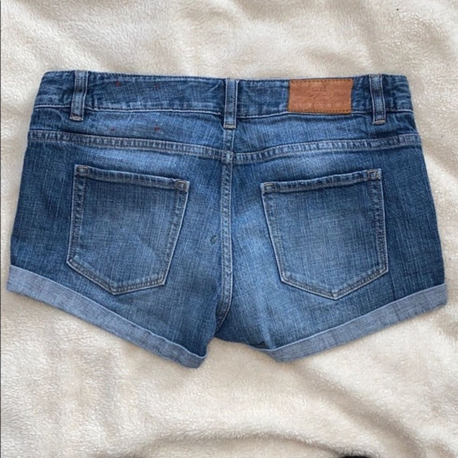 H&M L.O.G.G. by H&M Short Rolled Hem Denim Shorts | Sz 28 Size 28" / US 6 / IT 42 - 5 Thumbnail