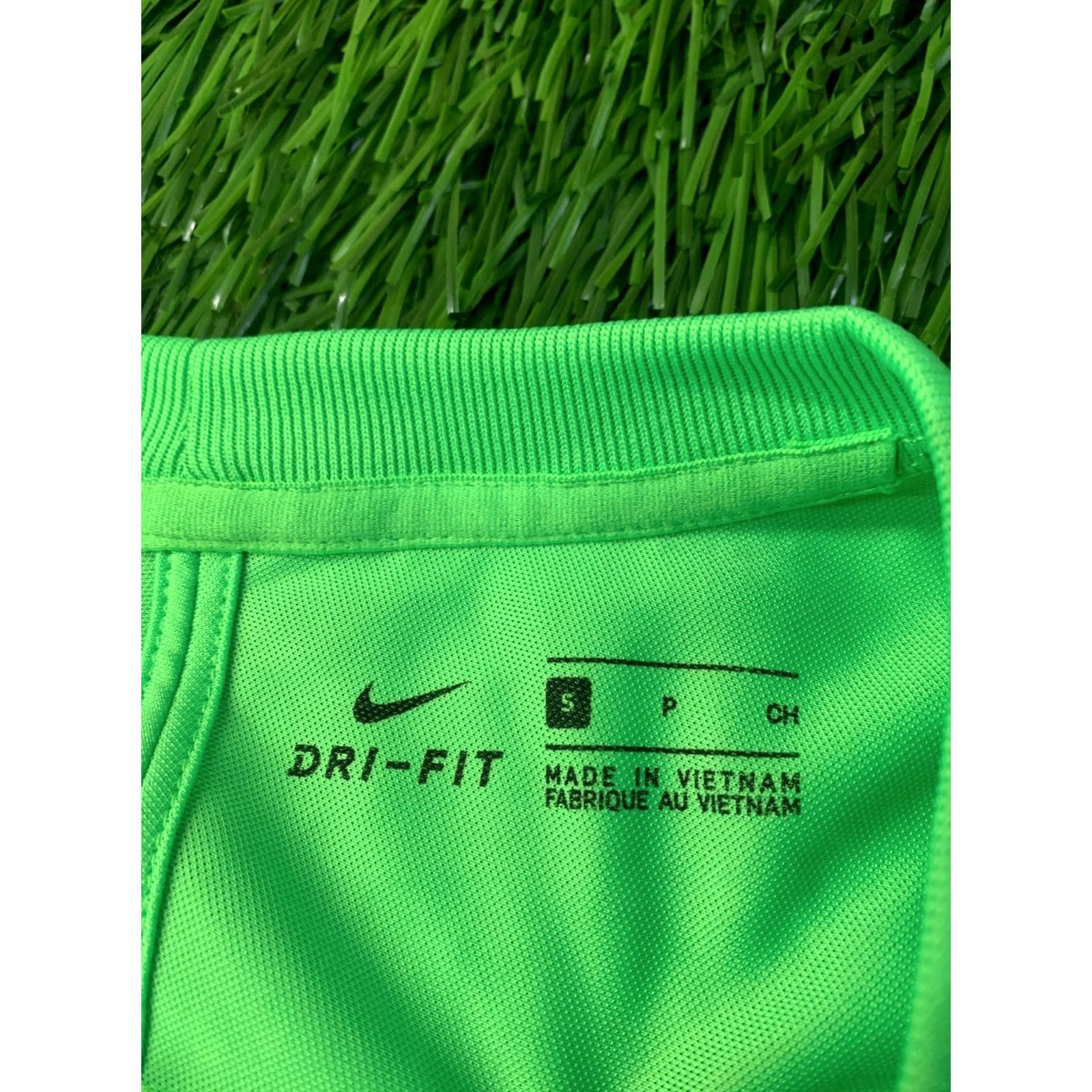 Nike Nike Academy Dri-FIT Original 2021 Men Football Shirt Jersey Tee Size S Green and Black Nike Dri-FIT Football Shirt Mens S Size US S / EU 44-46 / 1 - 5 Thumbnail