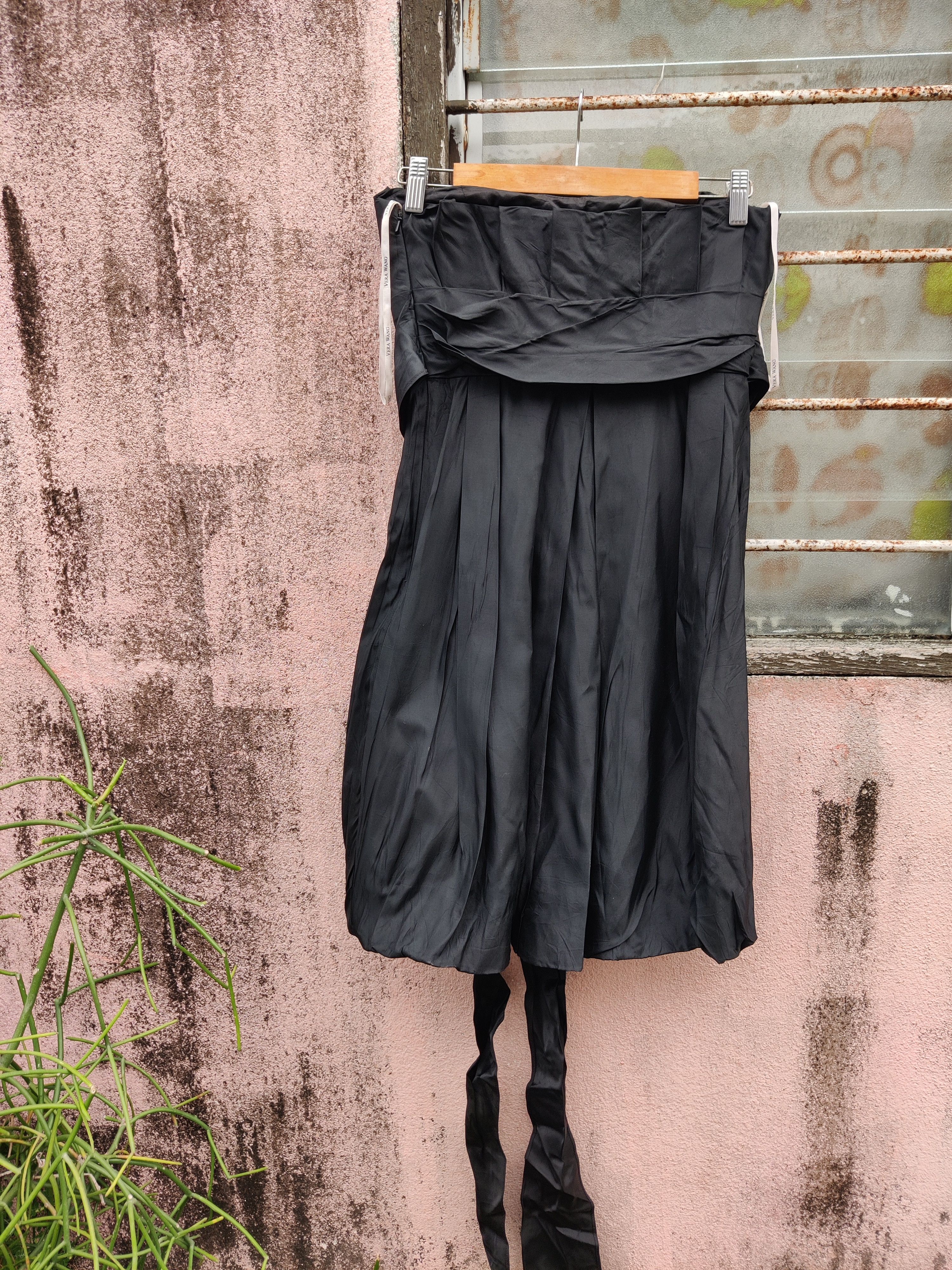 Vera Wang × Vintage Vintage Vera Wang Maids Bondage Wedding Skirt Size 26" / US 2 / IT 38 - 4 Thumbnail