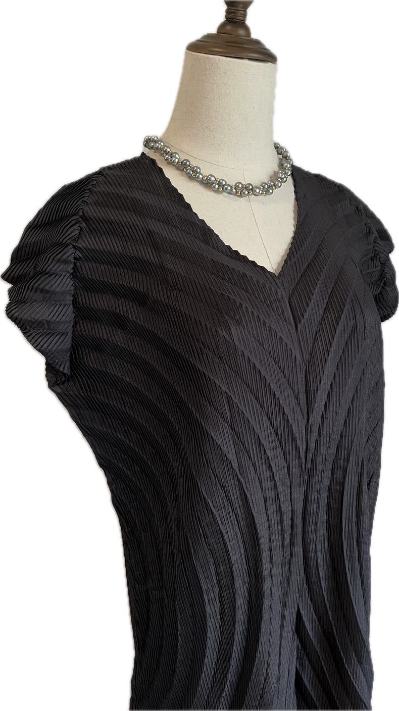 Issey Miyake Issey Miyake size:2 Black main line water ripple annual ri Size S / US 4 / IT 40 - 4 Thumbnail
