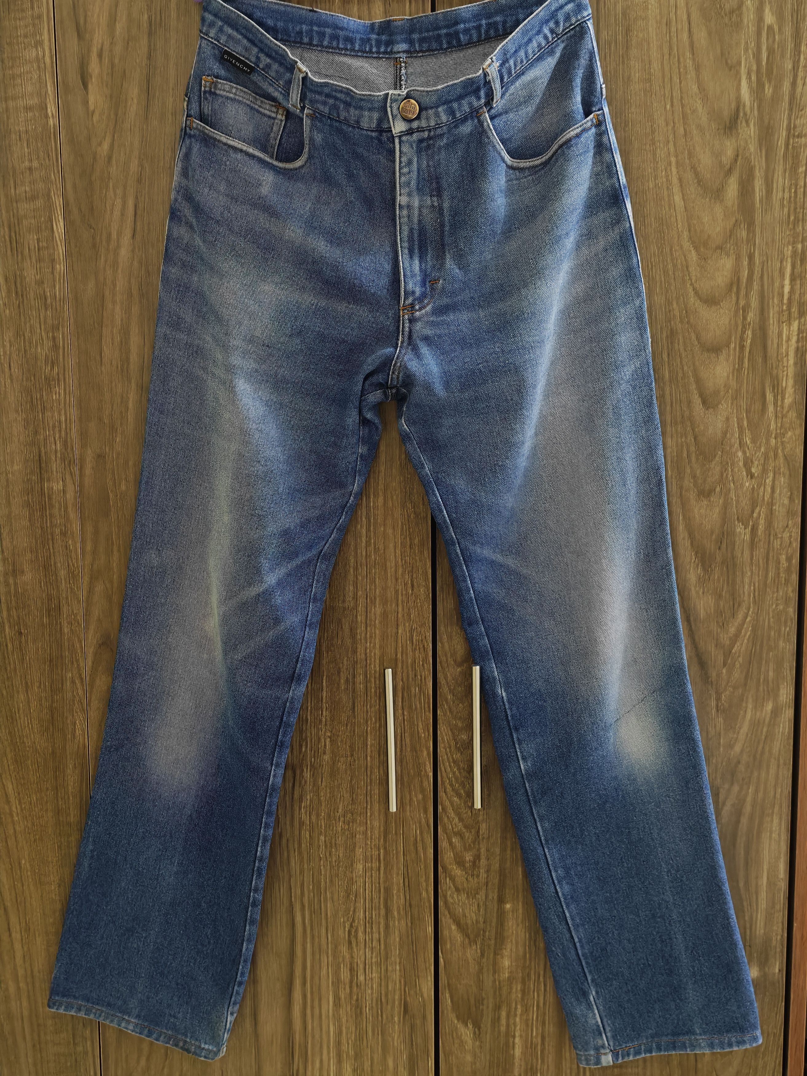 Givenchy Vintage 90s Givenchy Nice Faded Jeans Made in Italy Size US 32 / EU 48 - 1 Thumbnail