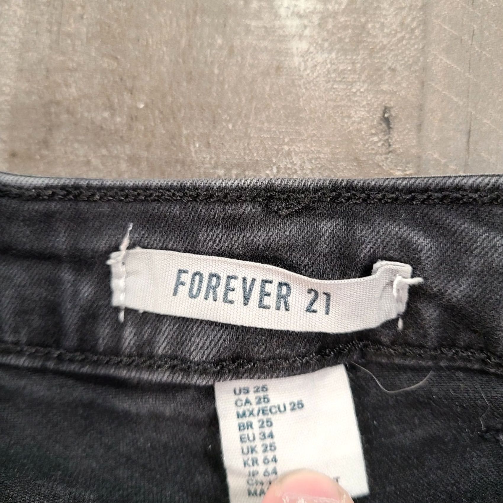 Forever 21 FOREVER 21 Jeans Womens 25 Skinny High Rise Distressed Zip Dark Wash Black Denim Size 42" / US 20 - 3 Thumbnail