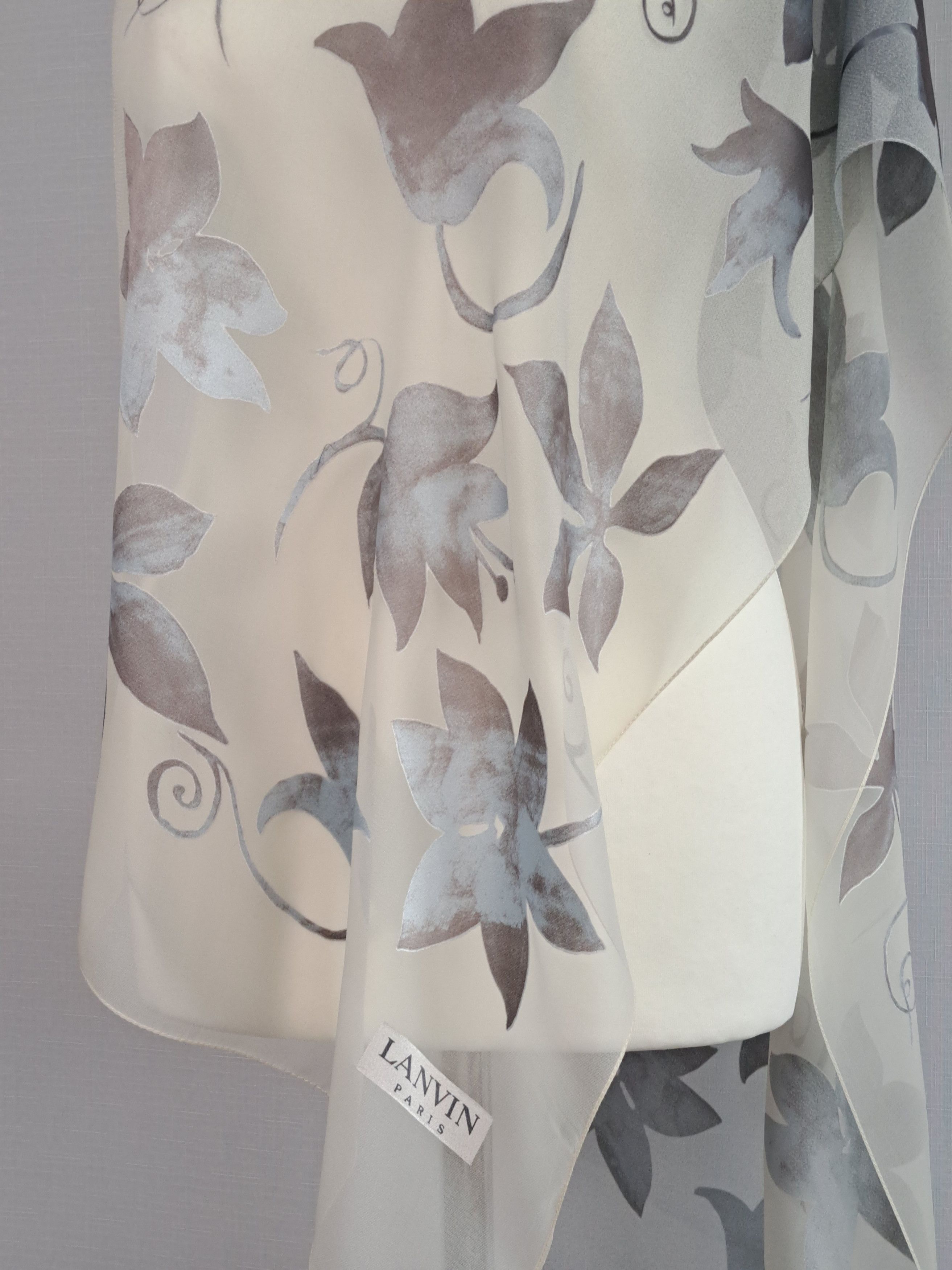 Lanvin × Vintage LANVIN Paris ultra lightweight silk scarf. Size ONE SIZE - 4 Thumbnail