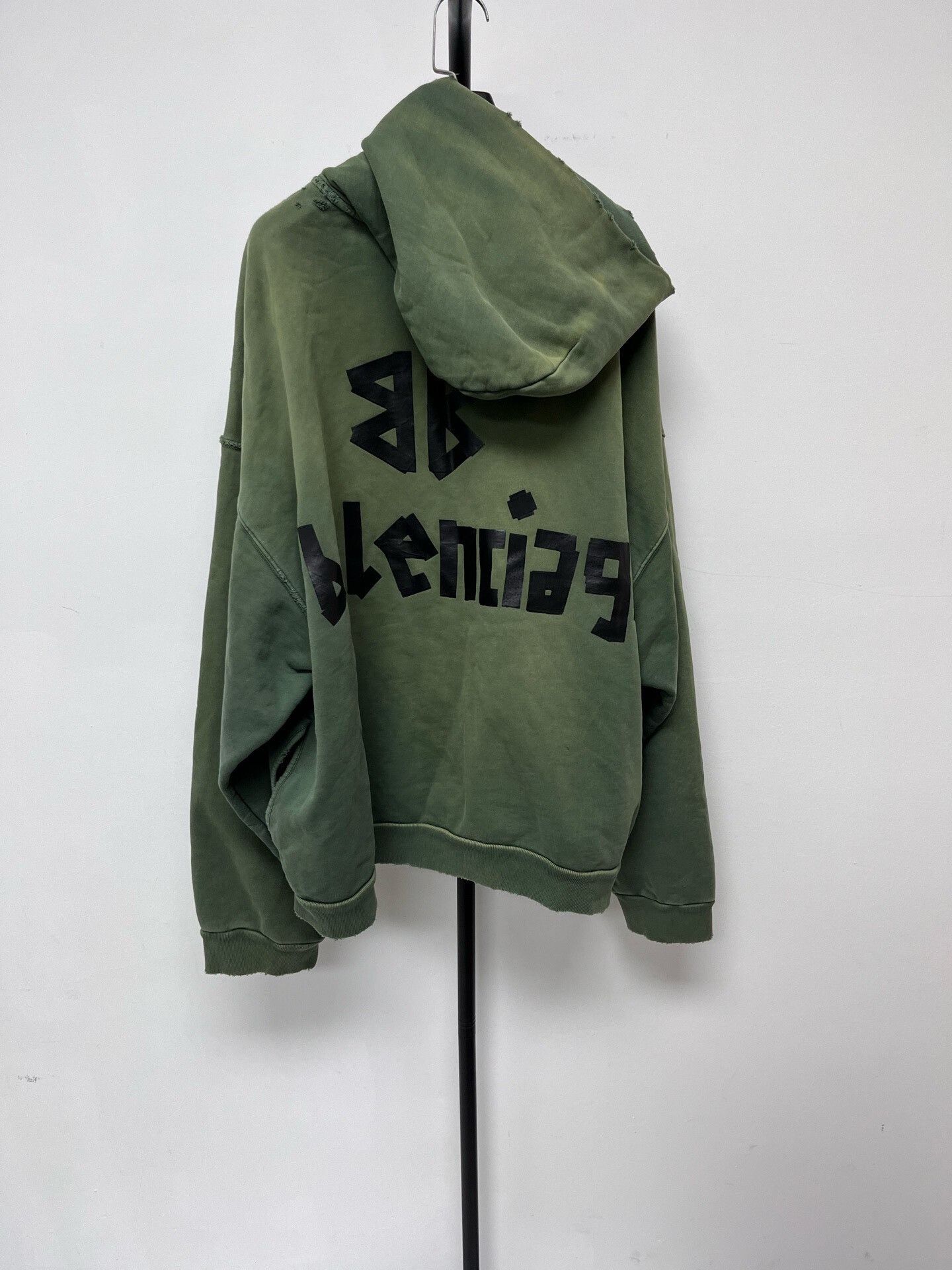 Balenciaga balenciaga logo print oversized hoodie in green Size US XL / EU 56 / 4 - 2 Thumbnail
