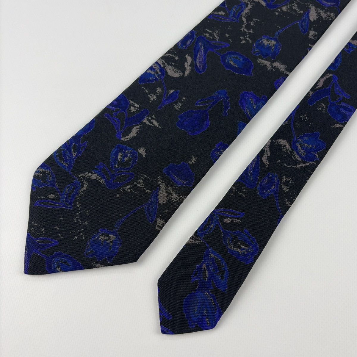 Hugo Boss Vintage Hugo Boss Tie 100% Silk Size ONE SIZE - 4 Thumbnail