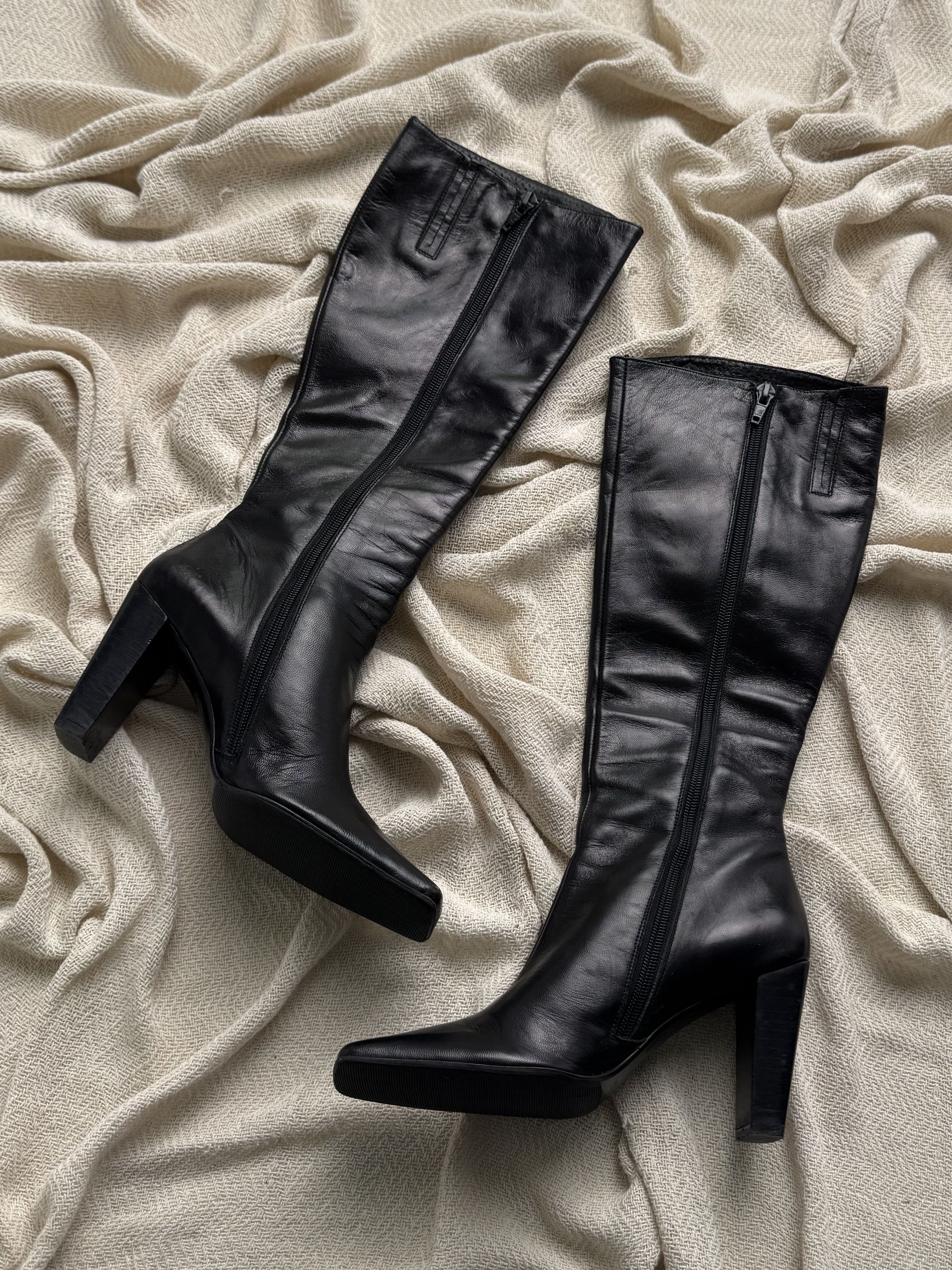 Vintage Vintage Leather Knee High Square Toe High Heel Zip Boots Size US 6 / IT 36 - 5 Thumbnail