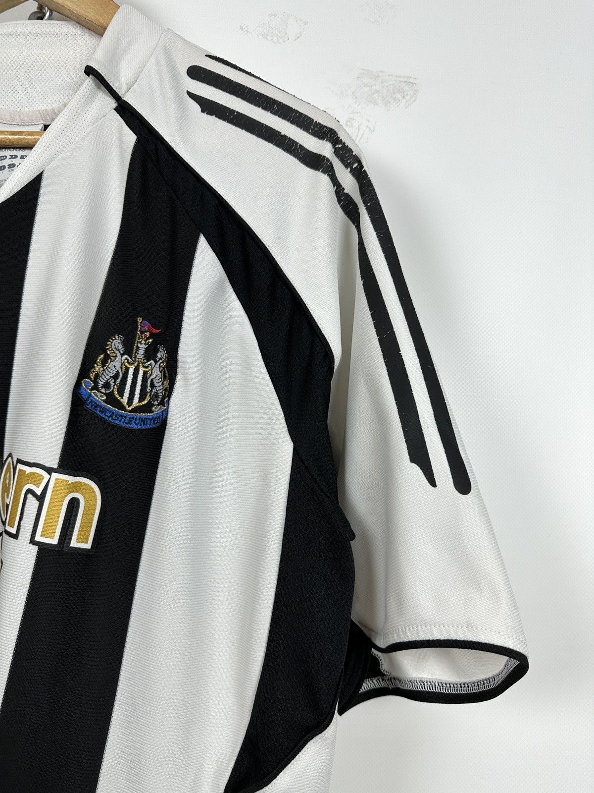 Adidas 2005/07 Adidas Newcastle United Vintage Soccer Jersey Size US L / EU 52-54 / 3 - 7 Thumbnail