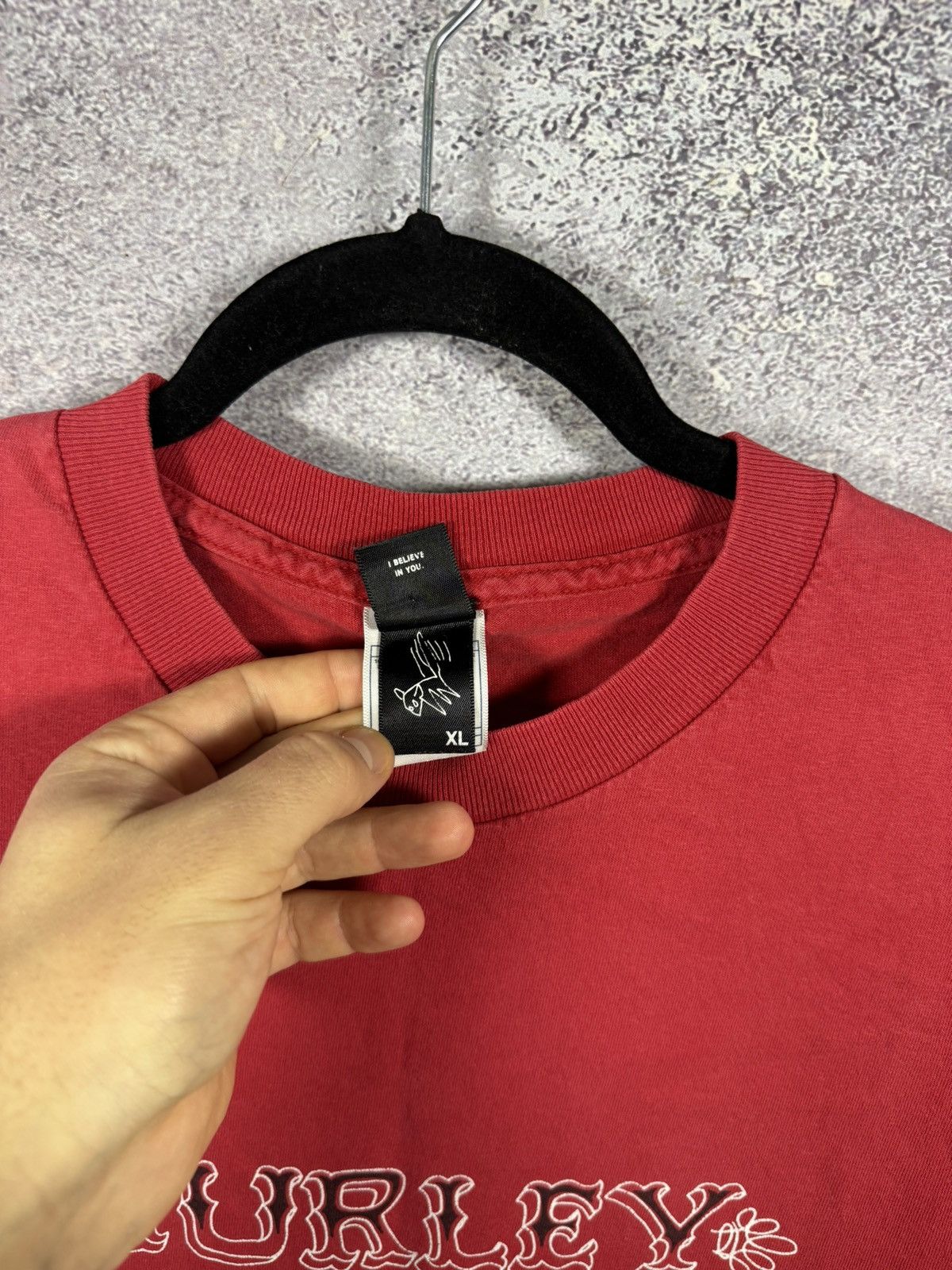 Hurley × Vintage Vintage Hurley International 09 Distressed Surfing T Shirt Size US XL / EU 56 / 4 - 7 Thumbnail