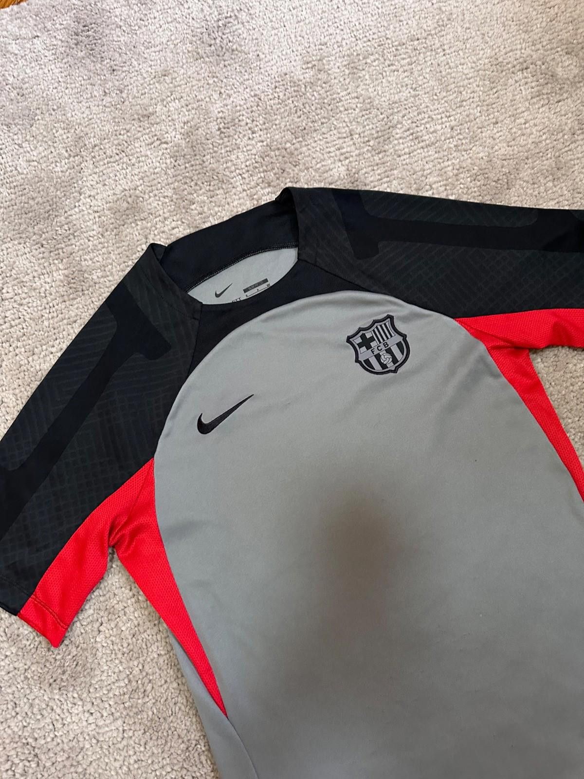 Nike Nike Barcelona 2022/23 Training Shirt Soccer Jersey Sz S Size US S / EU 44-46 / 1 - 3 Thumbnail