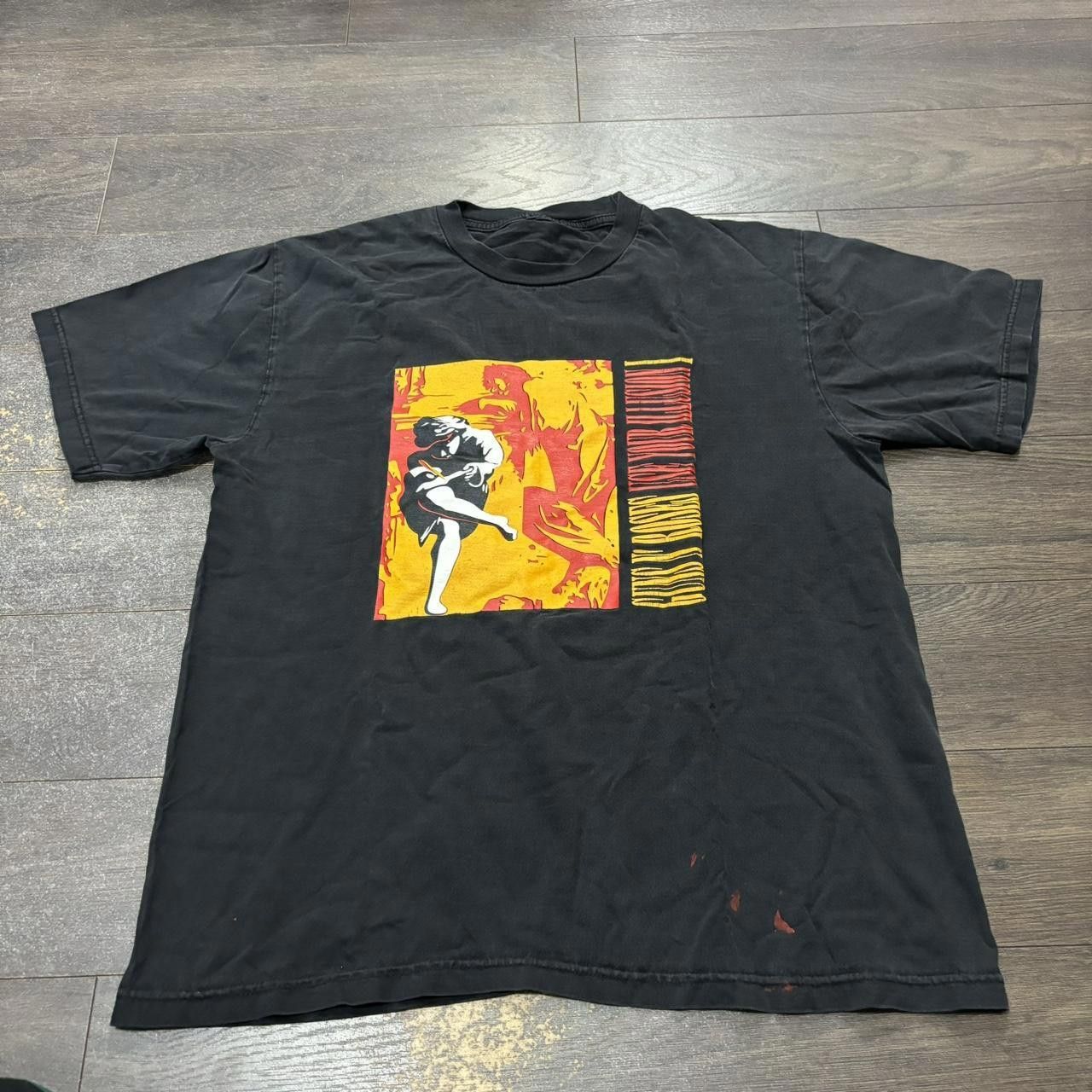 Designer Vintage Guns N Roses Use Your Illusions T shirt 00s M Size US M / EU 48-50 / 2 - 2 Thumbnail