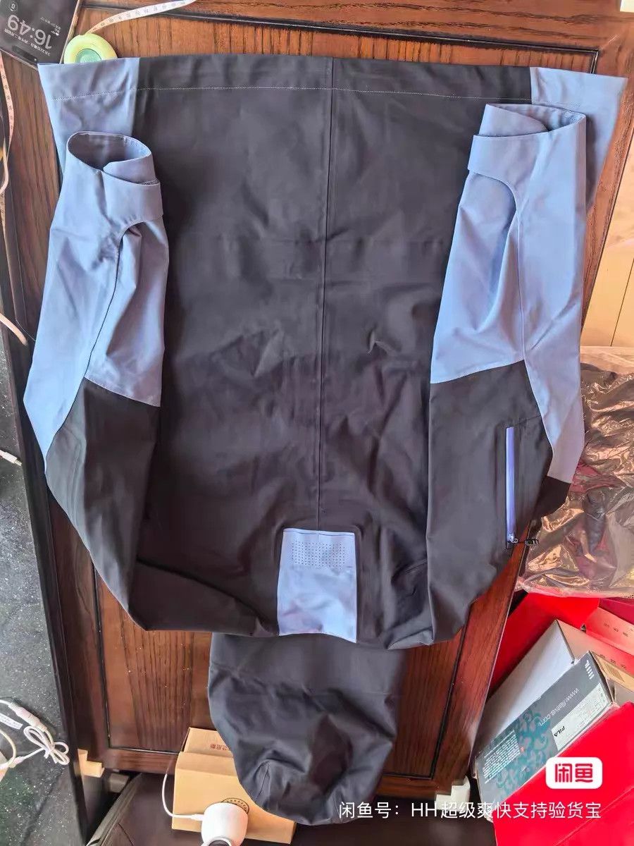 Descente DESCENTE Swiss National Team Hard Shell Ski Jacket XL Size US XL / EU 56 / 4 - 4 Thumbnail