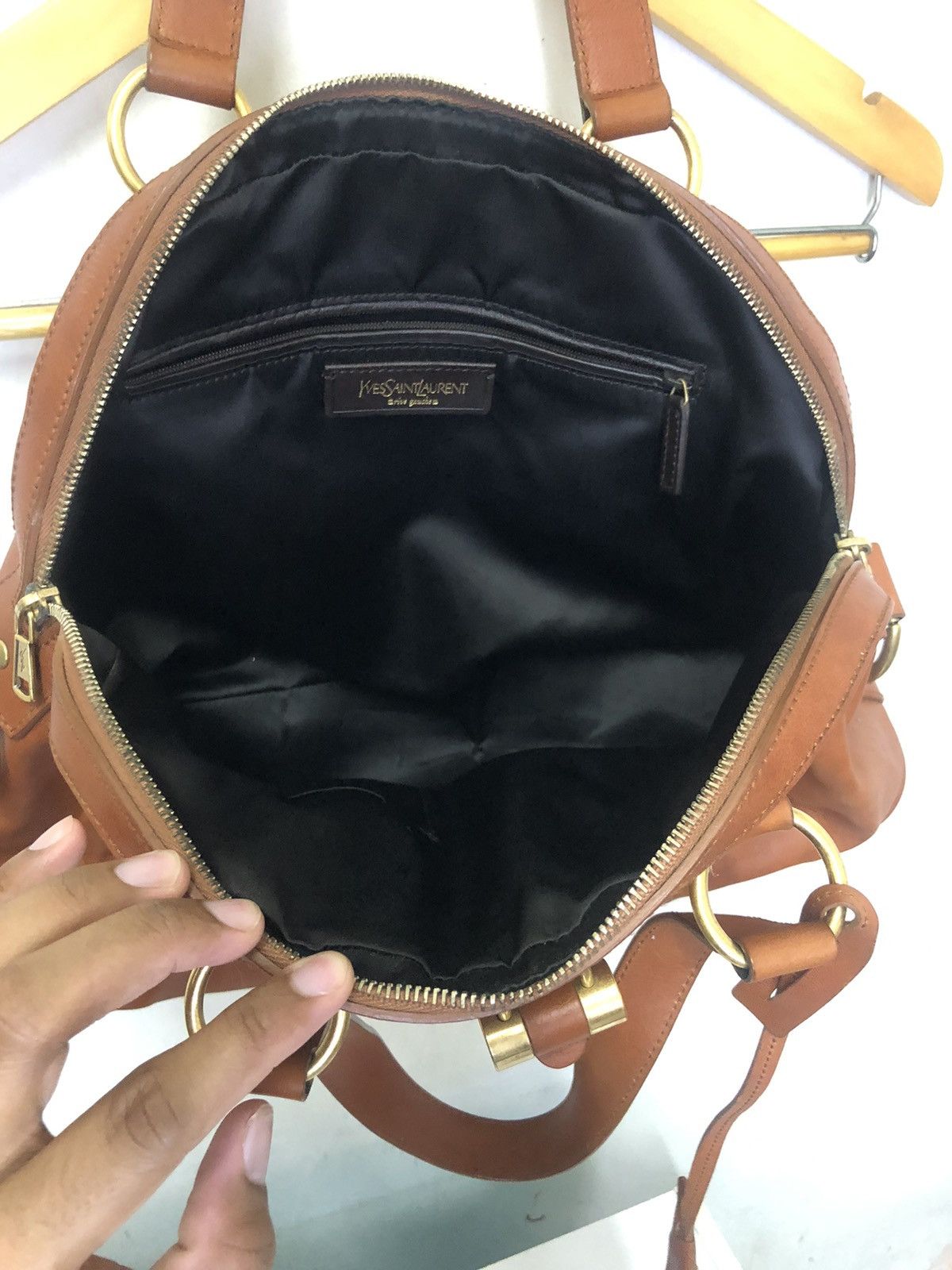 Yves Saint Laurent Yves Saint Laurent Paris Handbag Size ONE SIZE - 6 Thumbnail