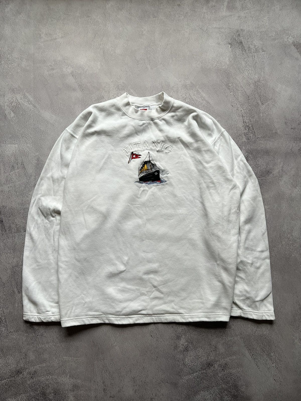Vintage Vintage Hanes 90s Titanic Logo Sweatshirt Size:XL Size US XL / EU 56 / 4 - 1 Thumbnail