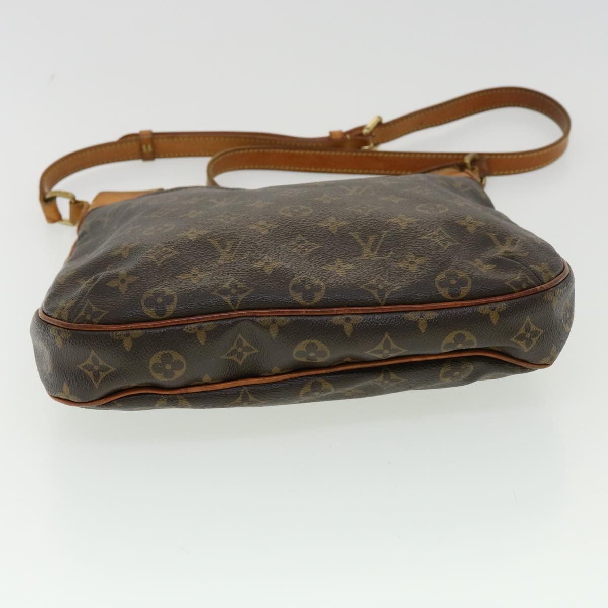 Louis Vuitton LOUIS VUITTON Monogram Odeon MM Shoulder Bag M56389 Size ONE SIZE - 5 Thumbnail