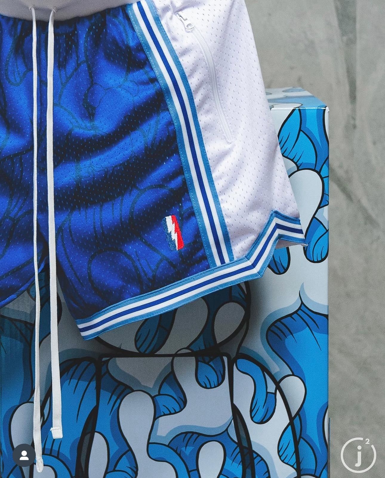 Collect and Select Collect & Select x Aaron Kai Bearbrick Swingman Shorts MED Size US 30 / EU 46 - 2 Thumbnail