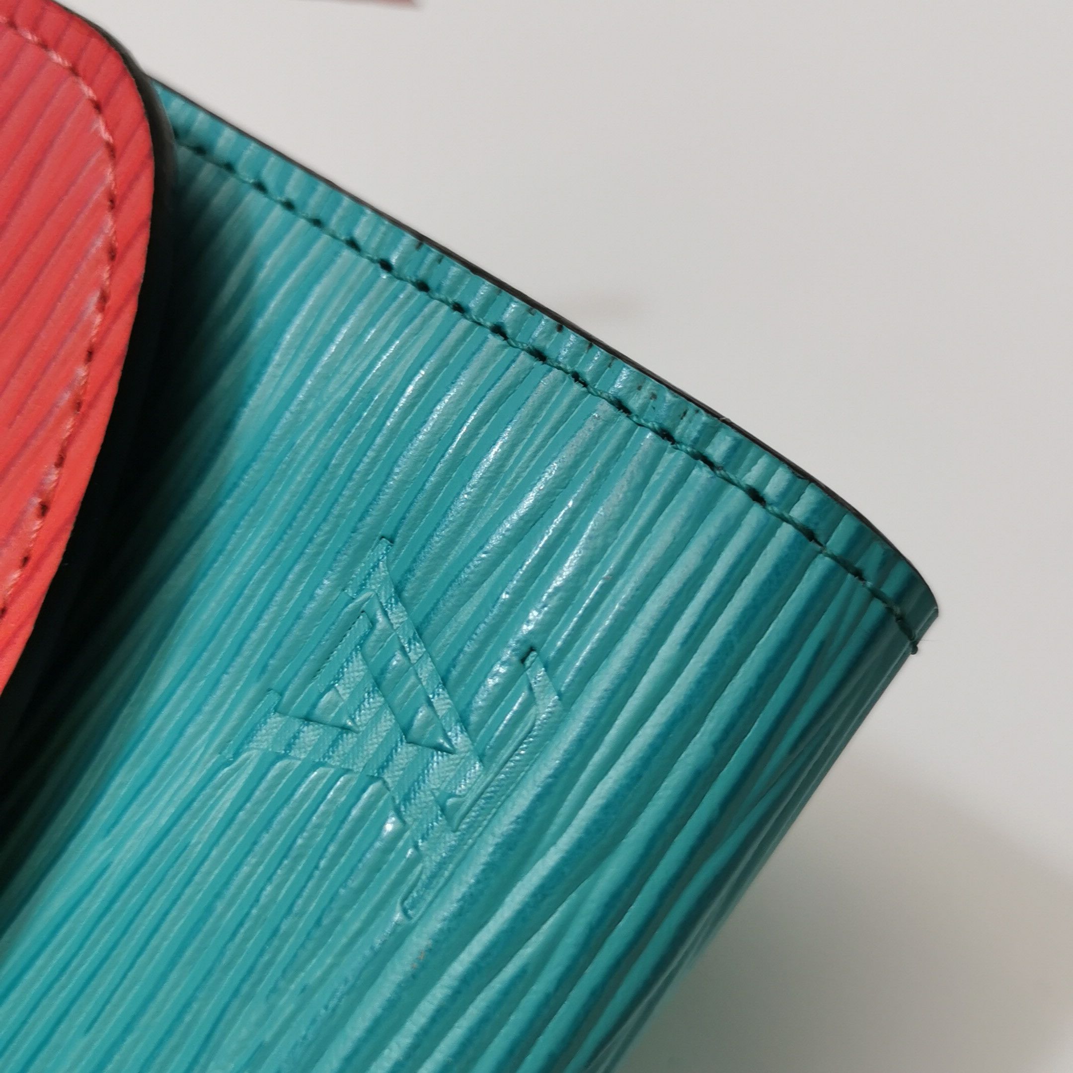 Louis Vuitton Louis Vuitton (LV) Emilie leather ripple color matching sna Size ONE SIZE - 5 Thumbnail