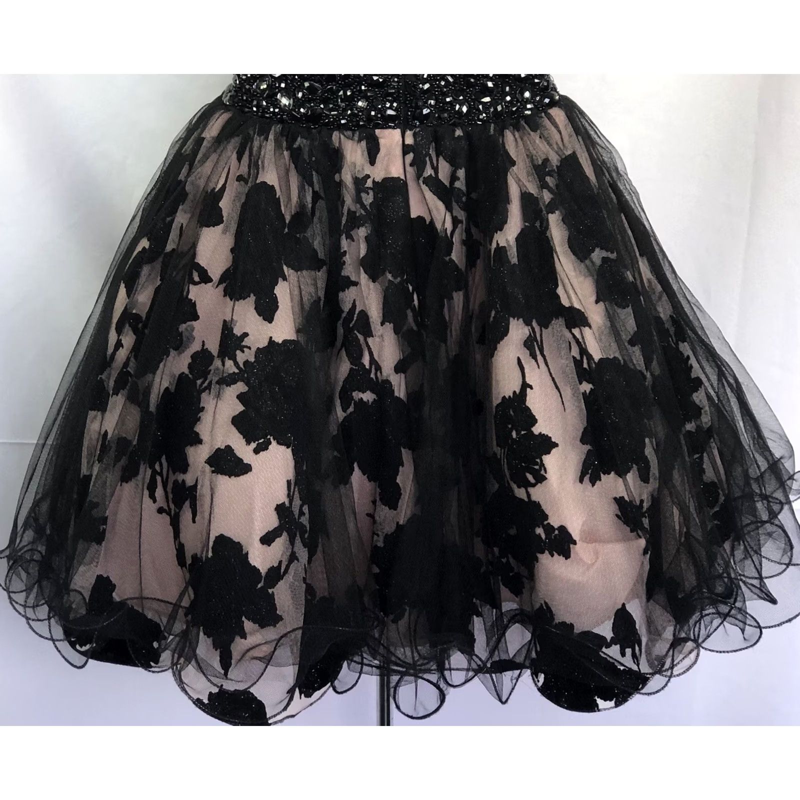 Vintage Jovani Formal Dress 4 Sleeveless Blk/Pnk Floral Beaded Halter Wired Full Skirt Size 27" / US 4 / IT 40 - 5 Thumbnail
