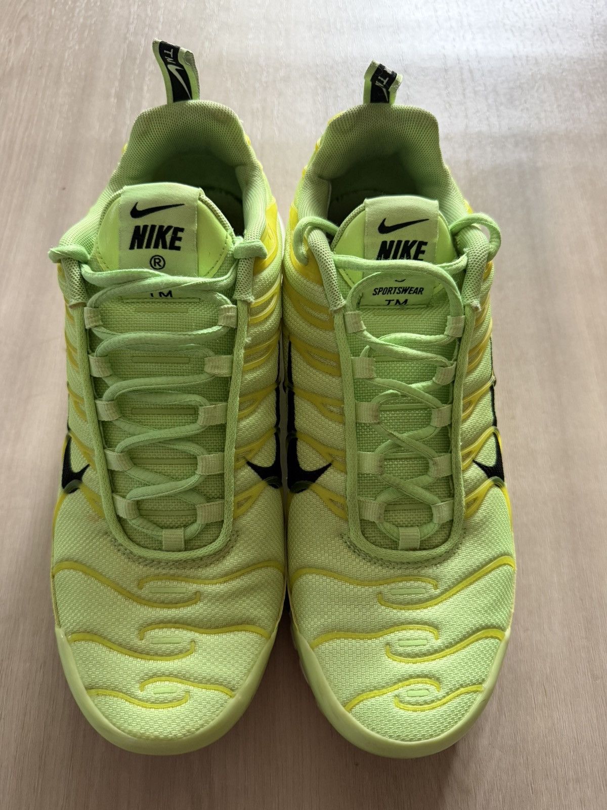 Nike Nike Air Max Plus Overbranding Lime Blast 815994-300 Sz 9.5 Size US 9.5 / EU 42-43 - 5 Thumbnail