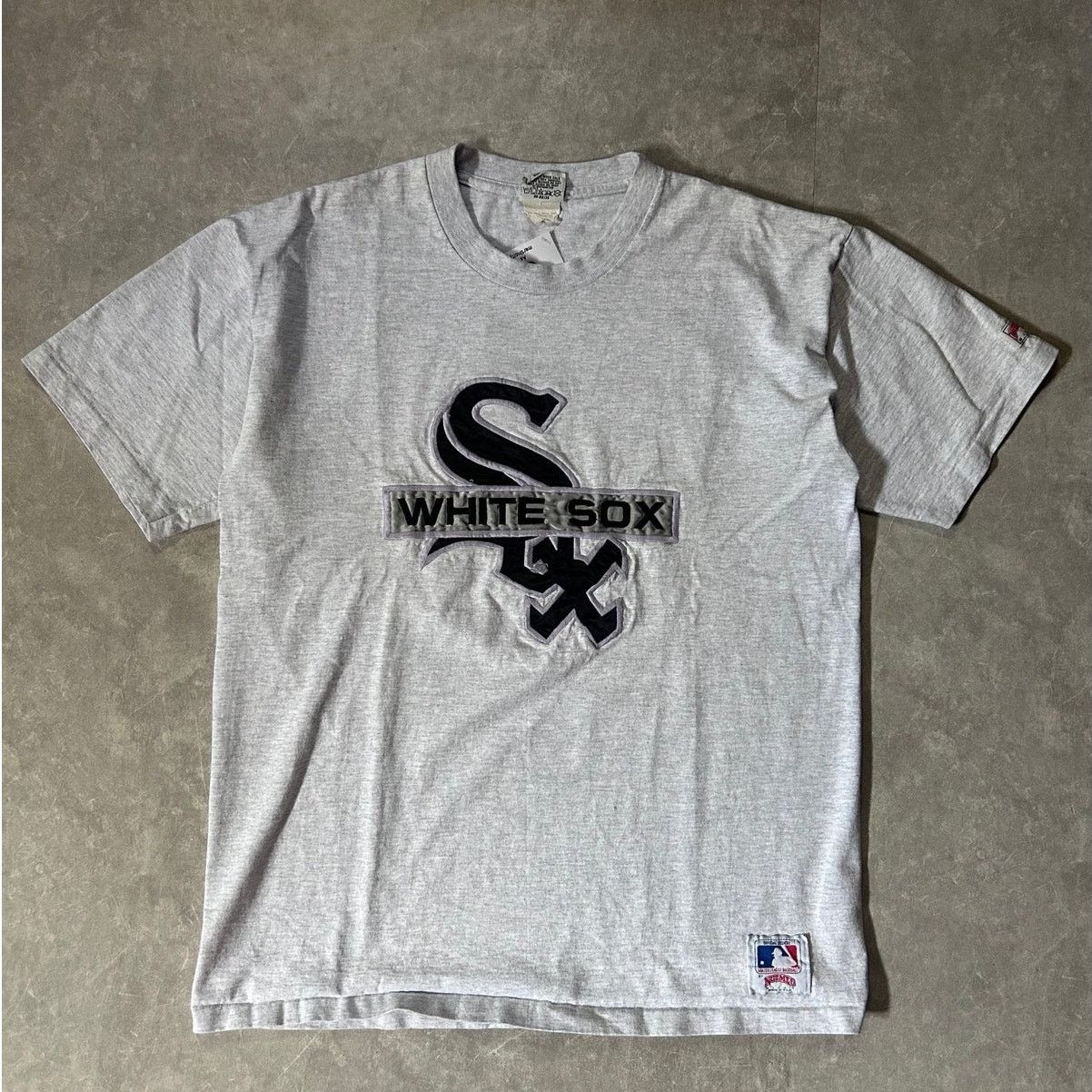 Nutmeg 90's Vintage White Sox Embroidered Logo Grey T-Shirt -XL Size US XL / EU 56 / 4 - 1 Thumbnail