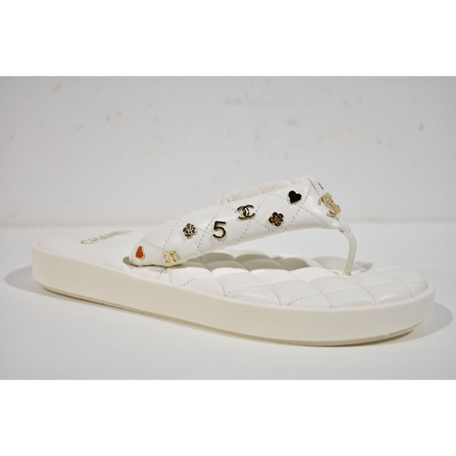 Chanel Chanel 23P White Quilted Charms Padded Pool Thong Logo Size US 10 / IT 40 - 1 Thumbnail