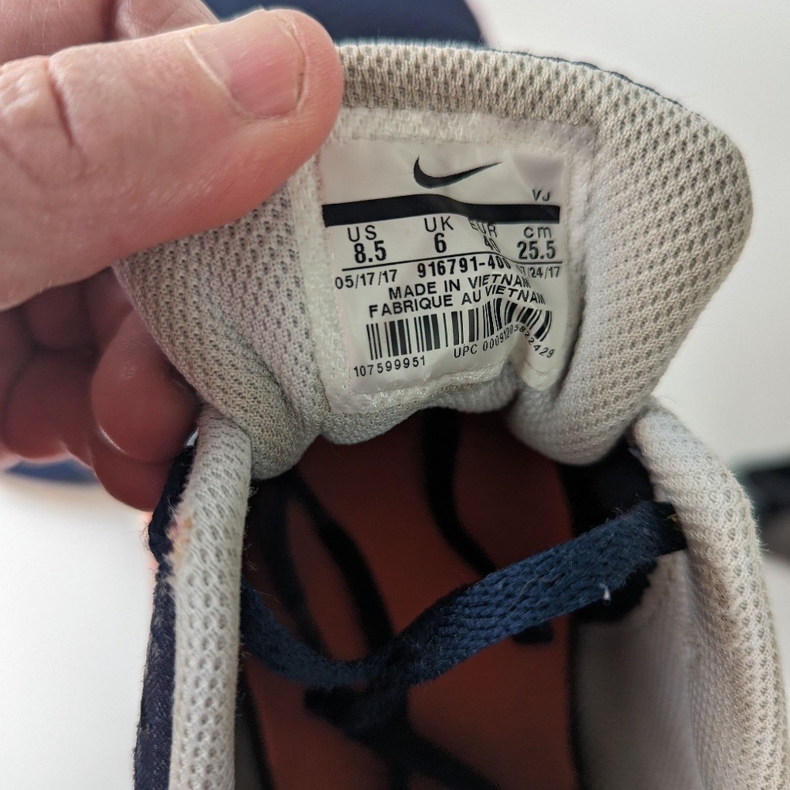Nike Nike Air Max Tavas Sneakers Size US 8.5 / IT 38.5 - 7 Thumbnail