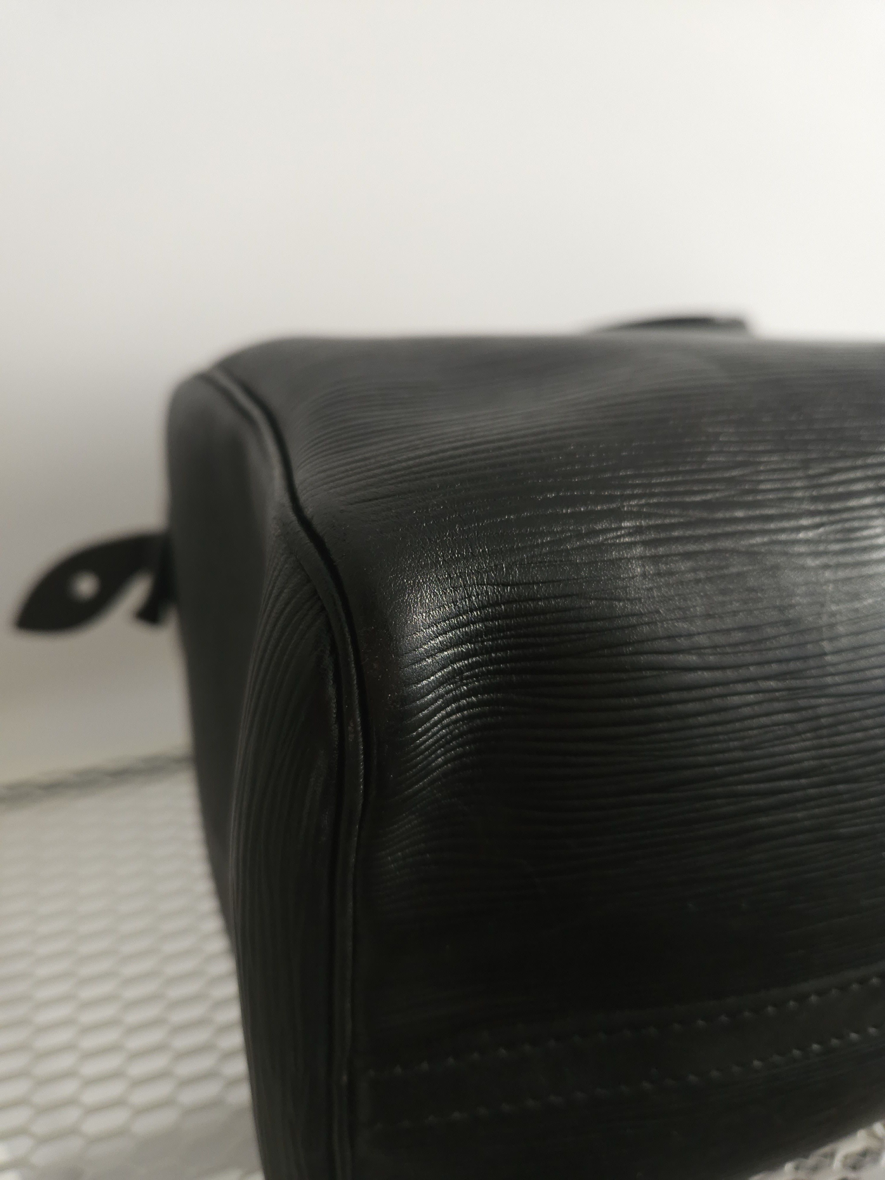 Louis Vuitton Vtg 80s Louis Vuitton epi leather speedy 30 mini boston bag Size ONE SIZE - 15 Thumbnail