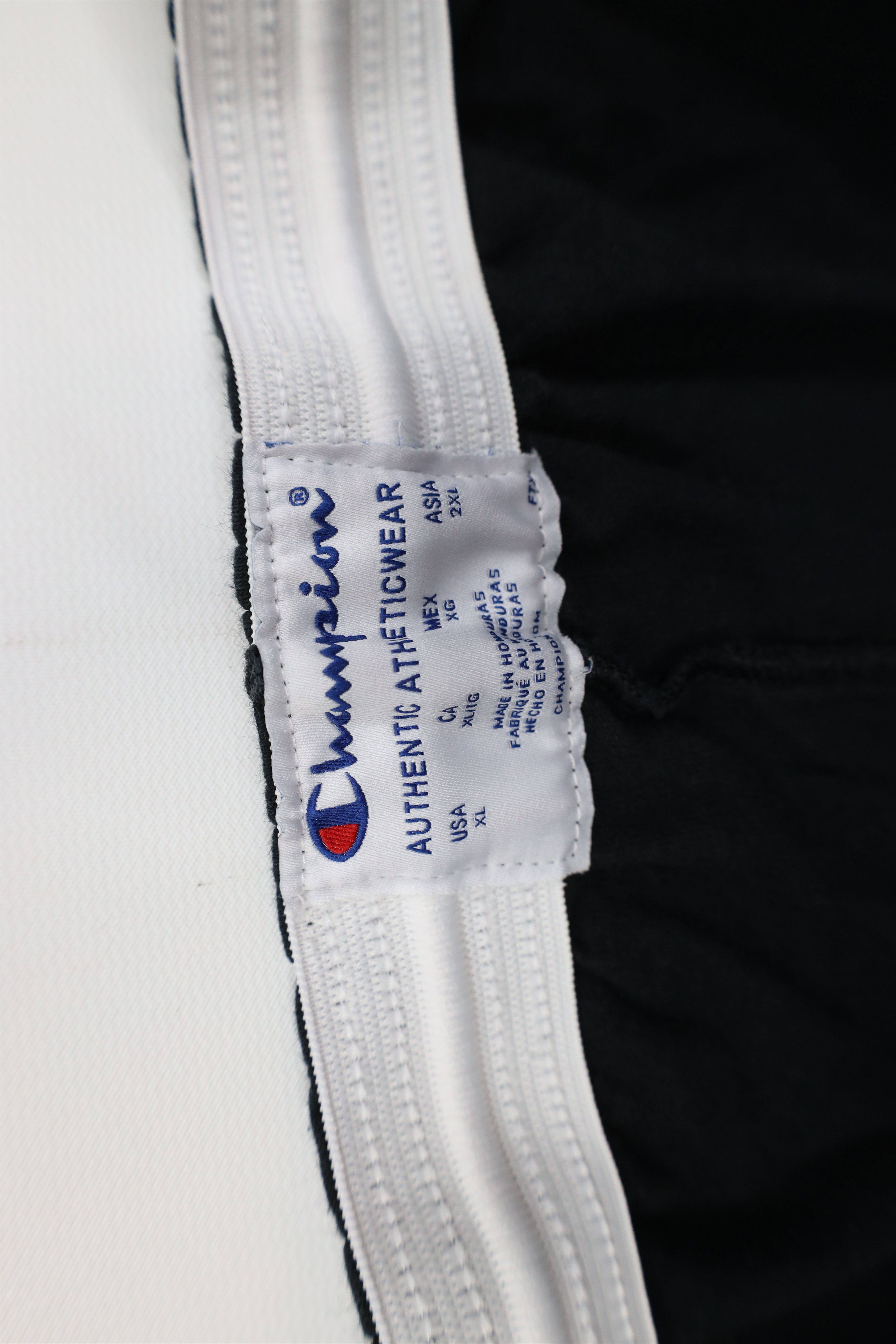 Champion Vintage Y2K Champion Logo Above Knee Shorts Black Cotton Size US 36 / EU 52 - 8 Thumbnail