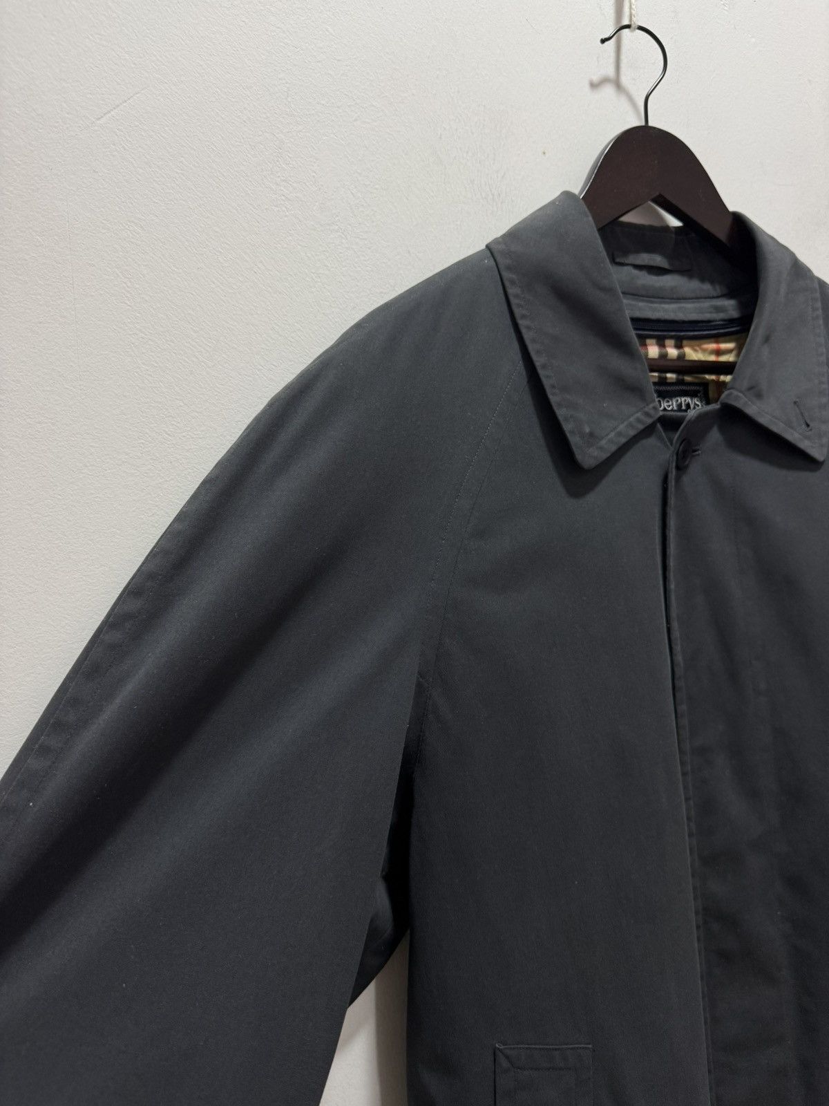 Burberry VINTAGE BURBERRY NOVA CHECK TRENCH COAT Size US S / EU 44-46 / 1 - 6 Thumbnail
