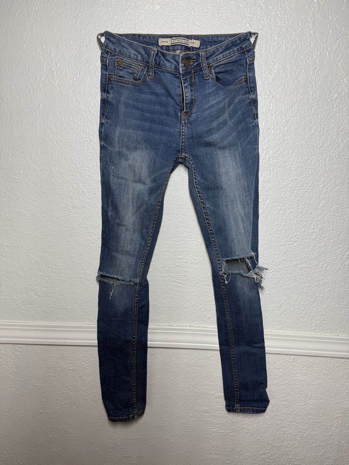 Vintage I & M premium Jeans (mid rise) Size 26" / US 2 / IT 38 - 1 Thumbnail